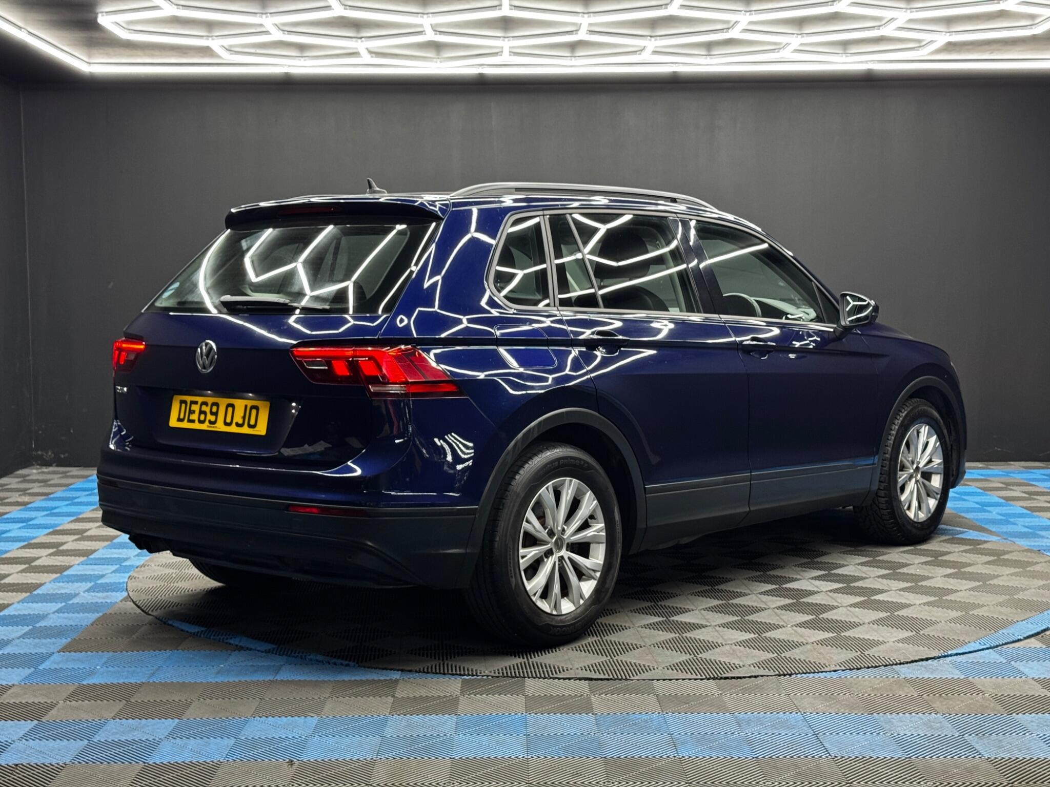 Volkswagen Tiguan - Image 5