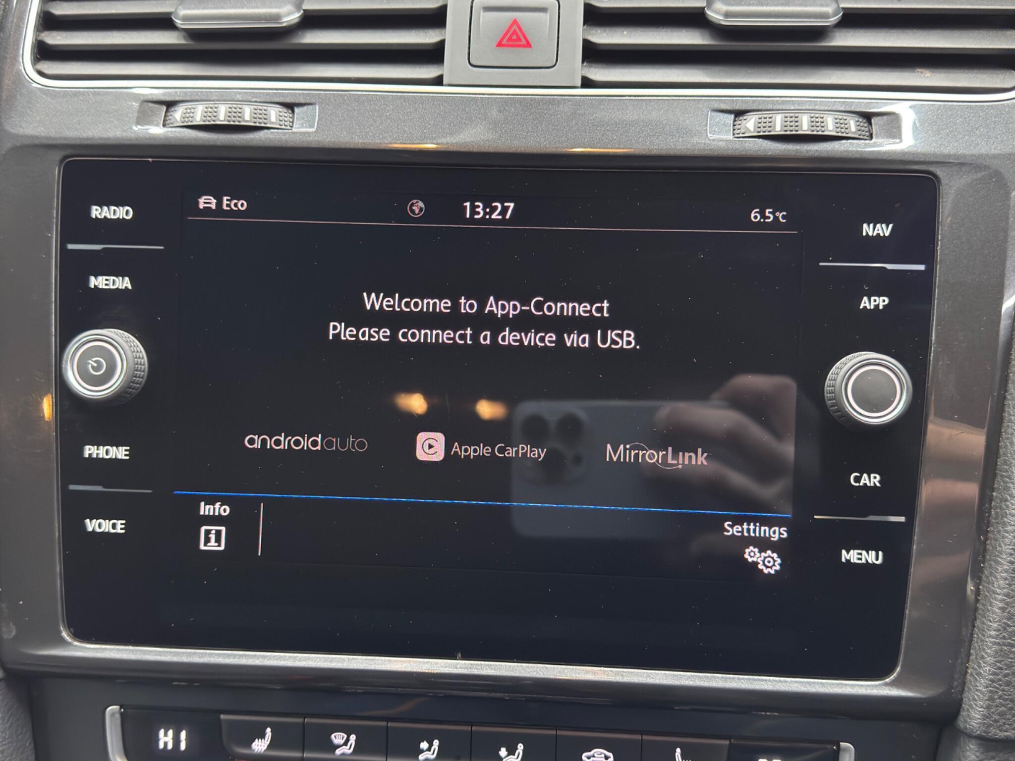 Volkswagen Golf - Image 33