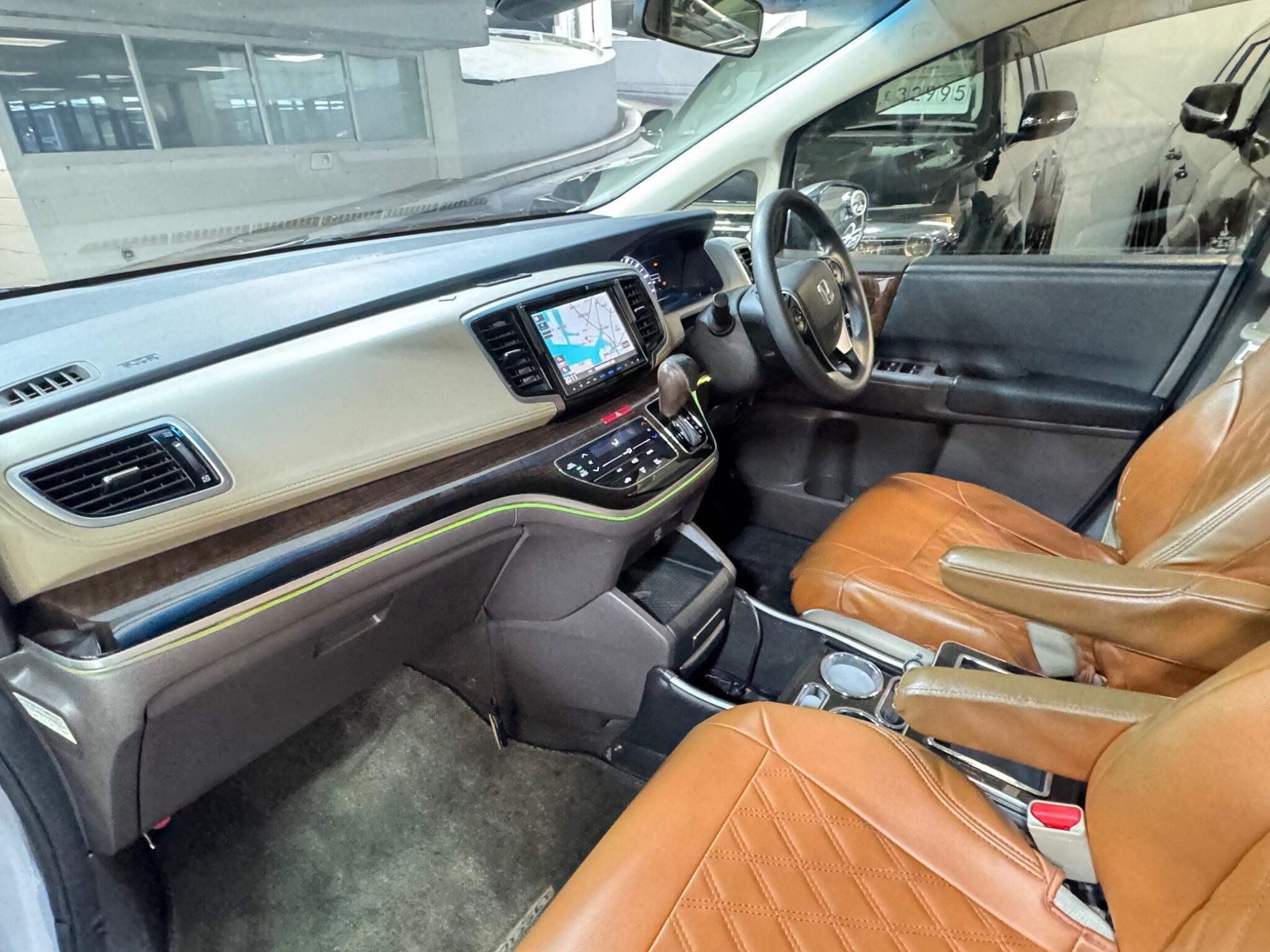 Honda Odyssey - Image 11