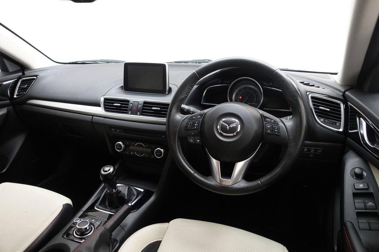 Mazda MAZDA3 - Image 13