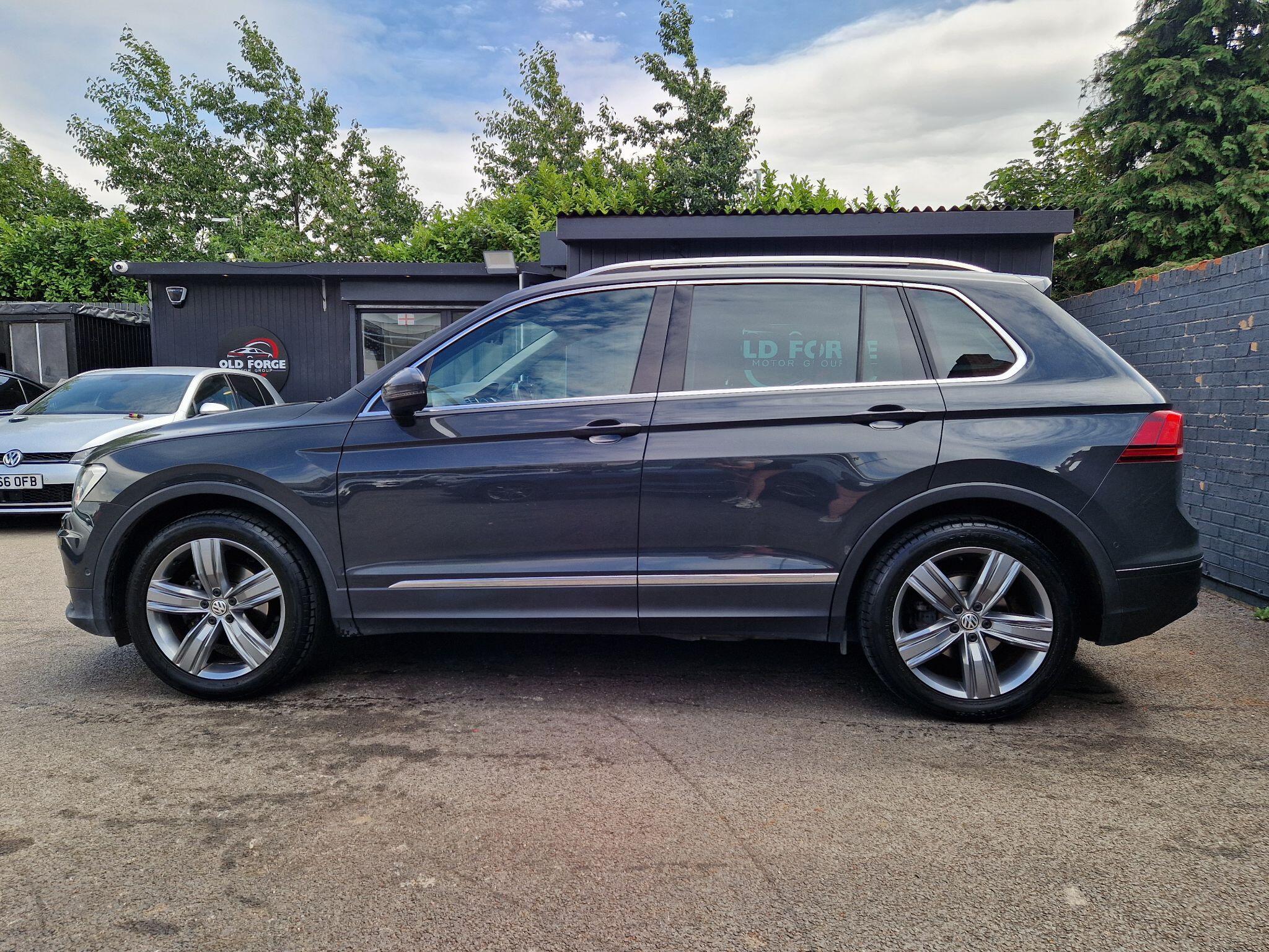 Volkswagen Tiguan - Image 6
