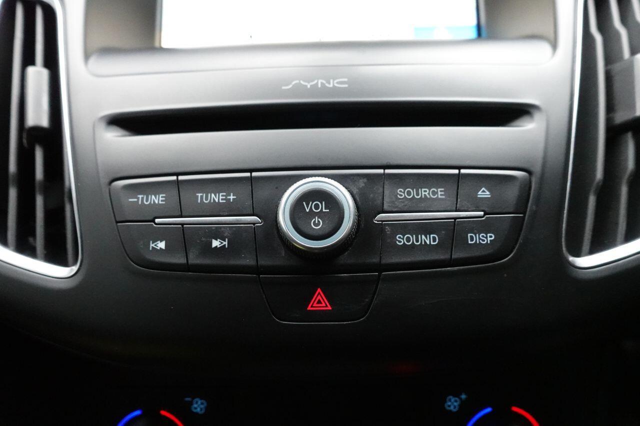 Ford Focus - Image 33