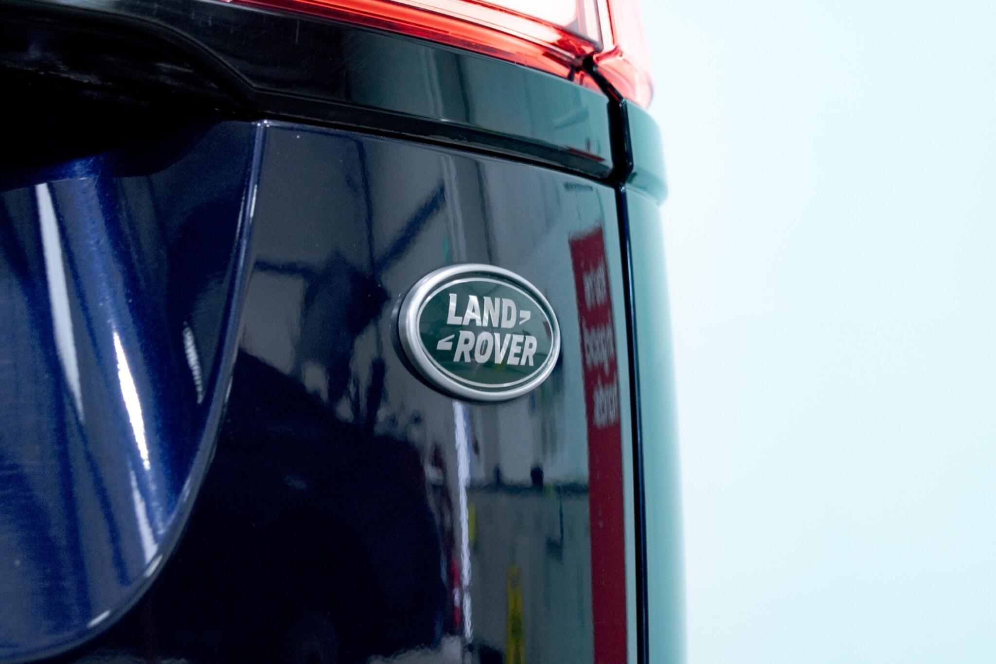 Land Rover Range Rover Velar - Image 15