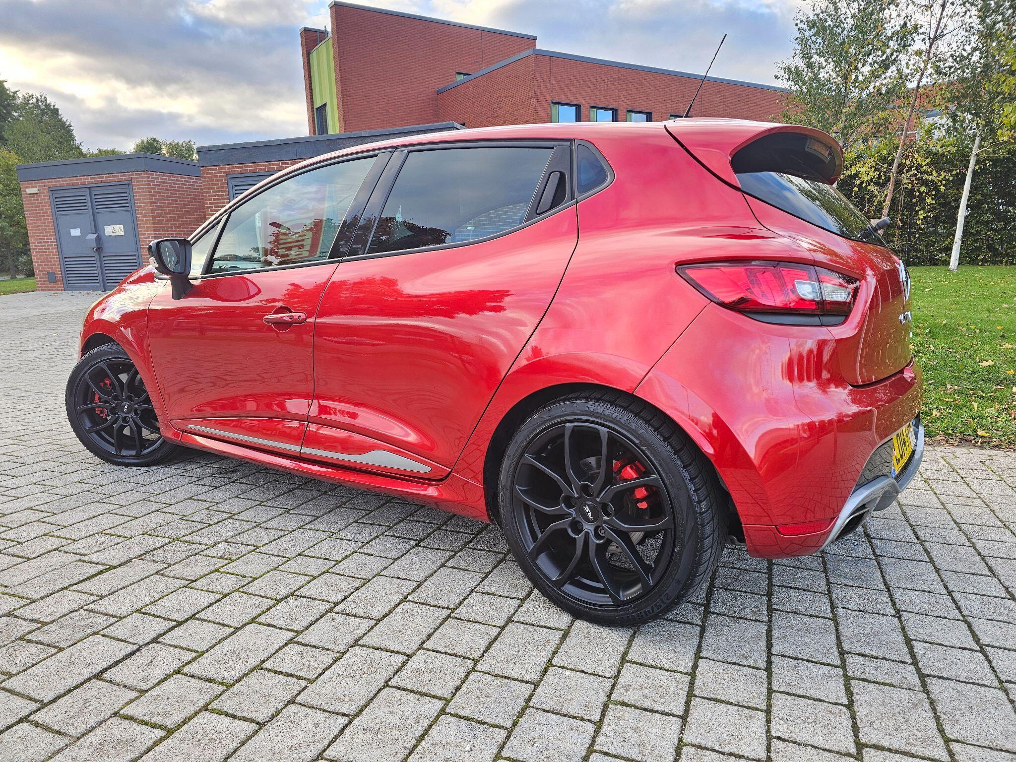 Renault Clio - Image 31