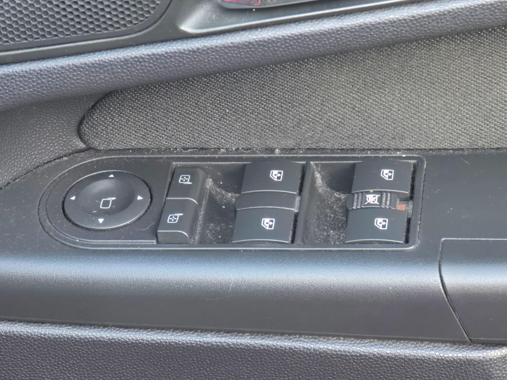 Vauxhall Zafira - Image 30