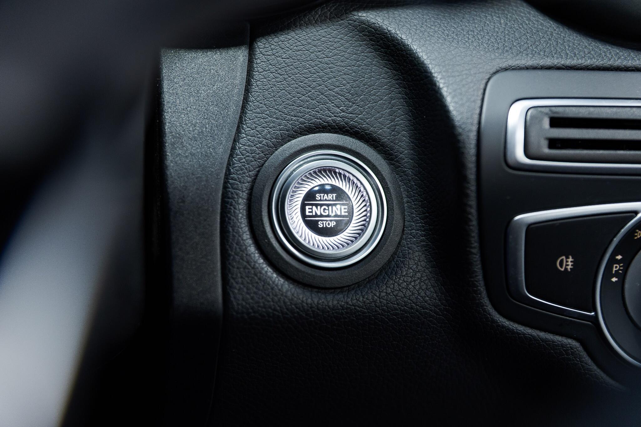 Mercedes C Class - Image 34