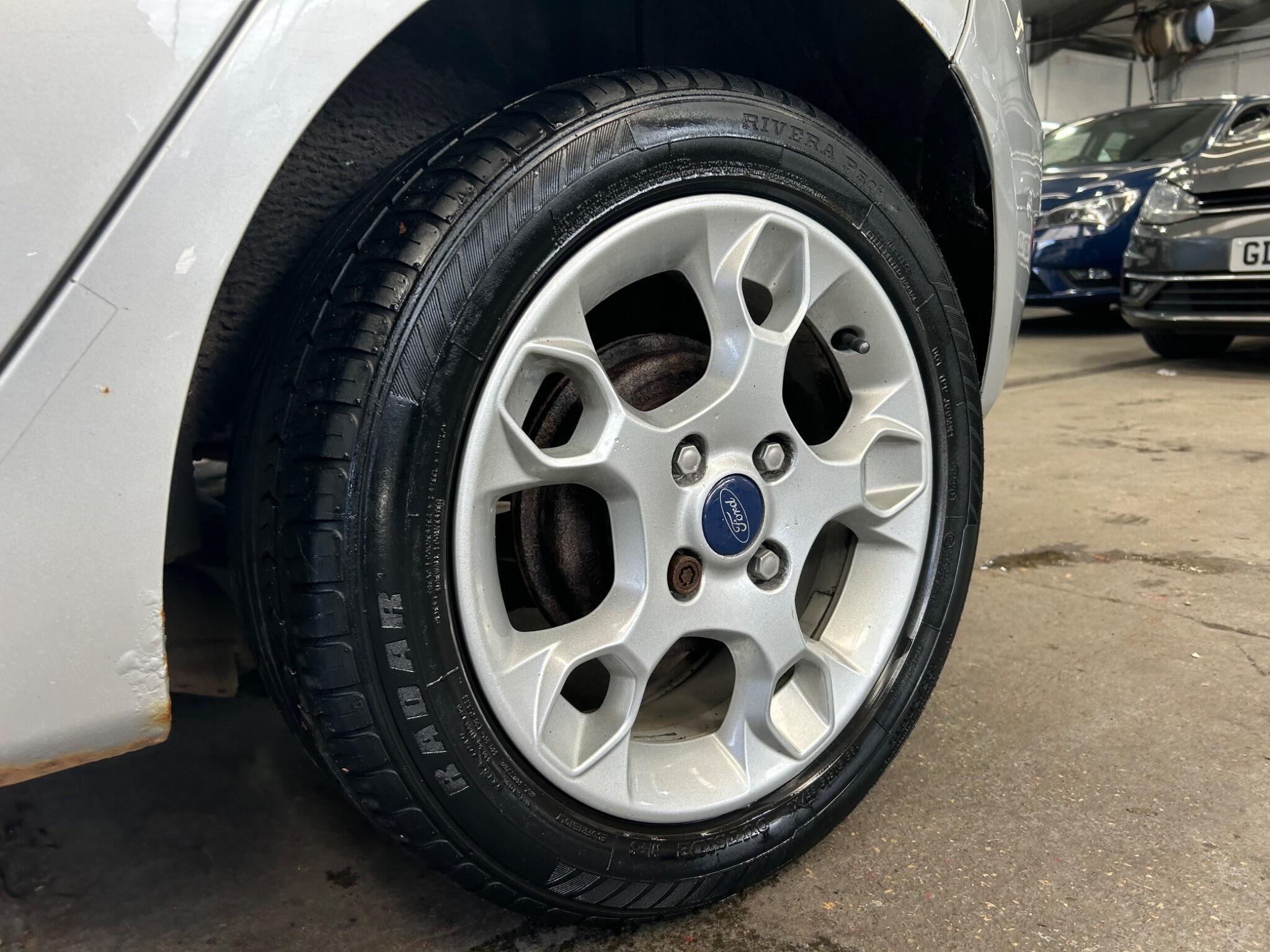 Ford Fiesta - Image 25