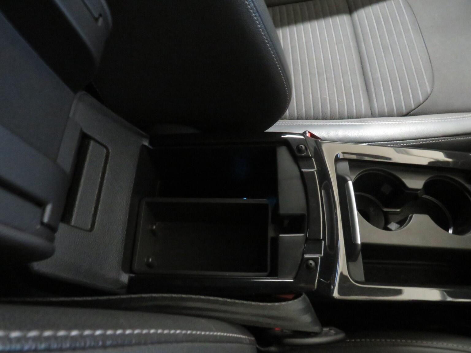 Ford Kuga - Image 20