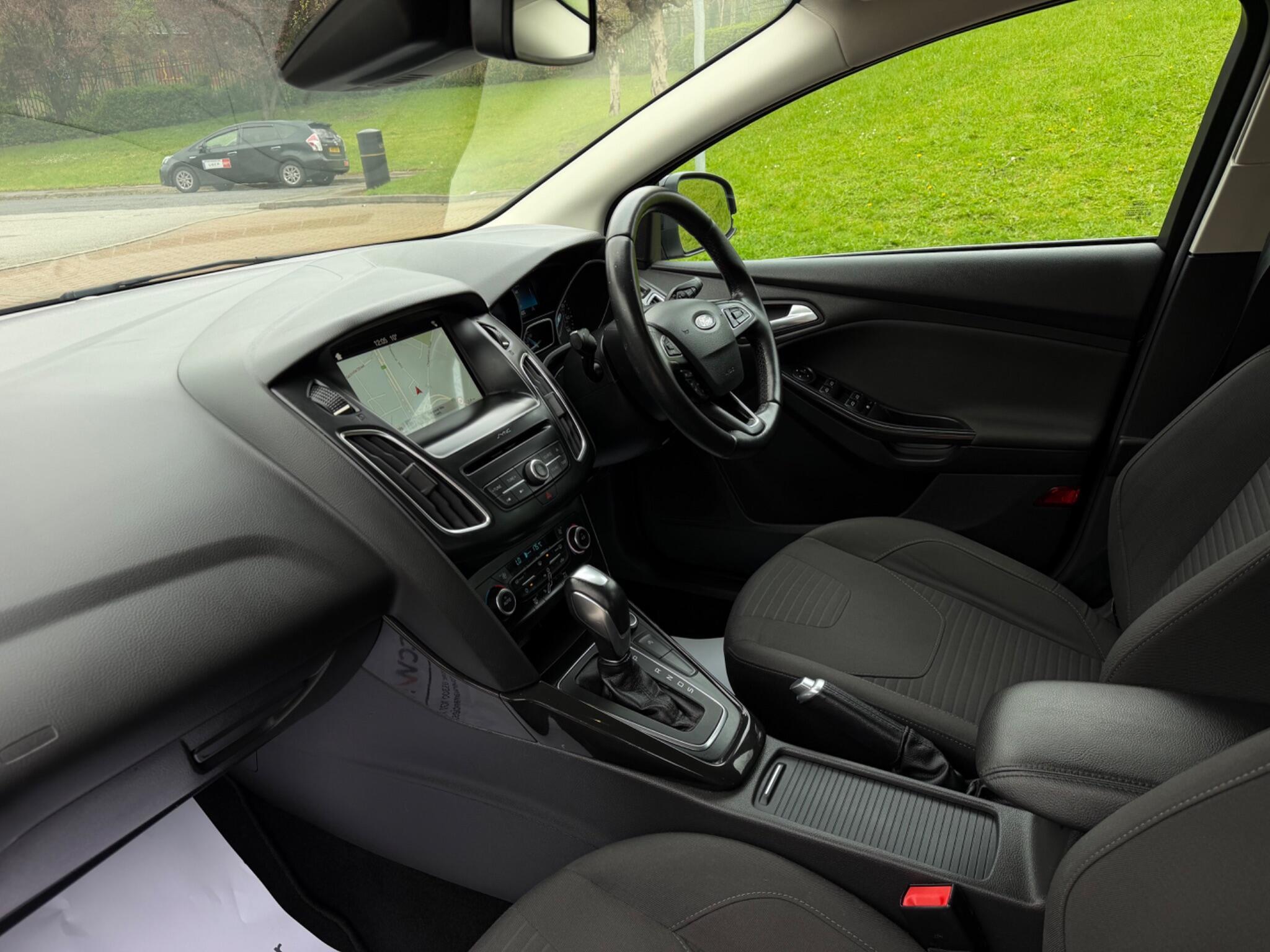Ford Focus - Image 39