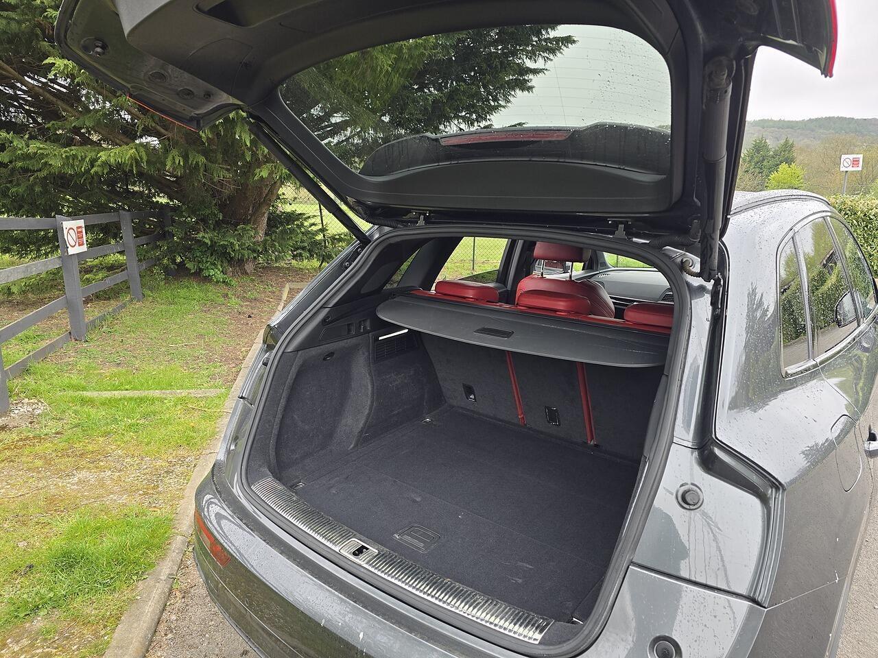 Audi SQ5 - Image 7