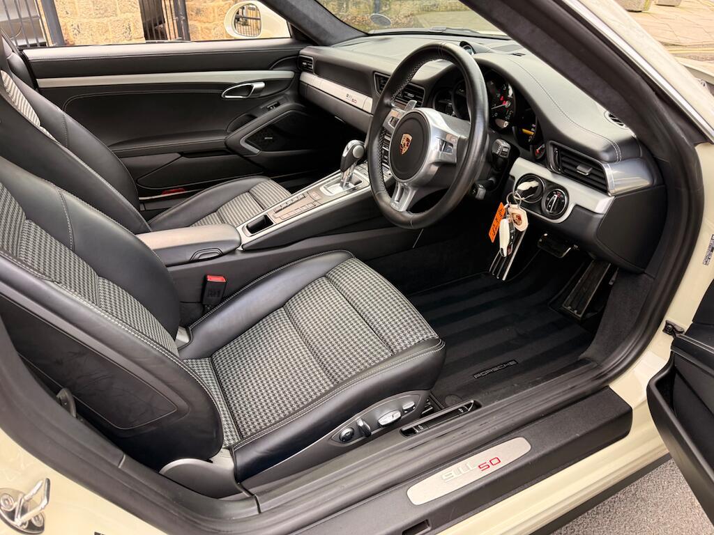 Porsche 911 - Image 60