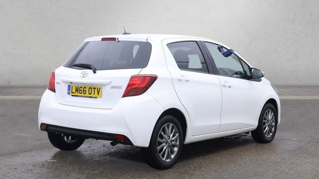Toyota Yaris - Image 7