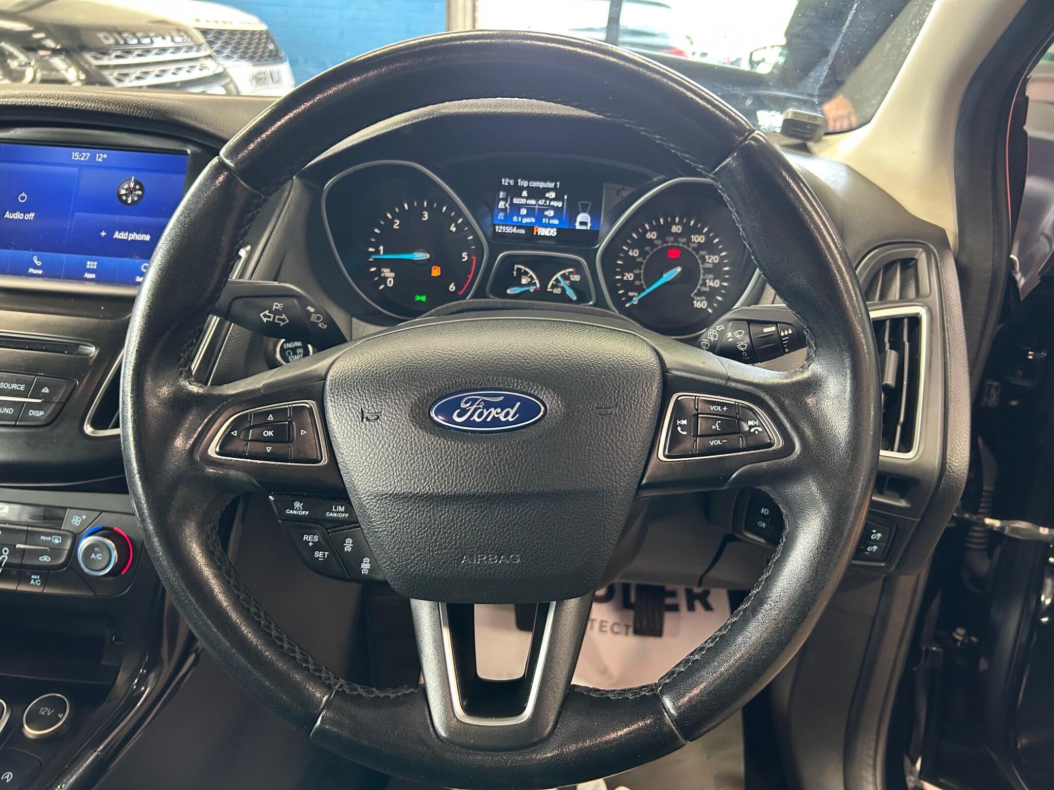Ford Focus - Image 9