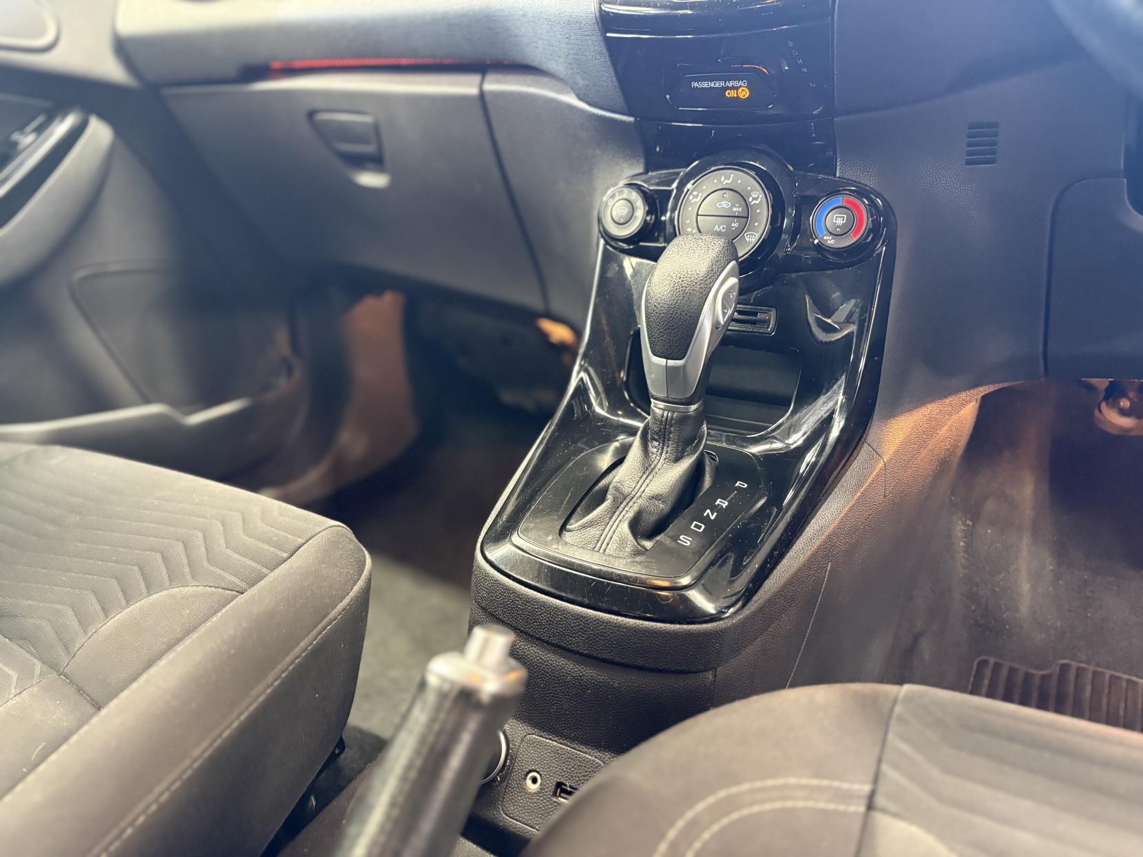 Ford Fiesta - Image 14