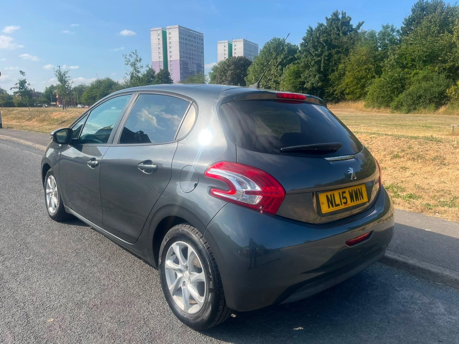 Peugeot 208 - Image 4