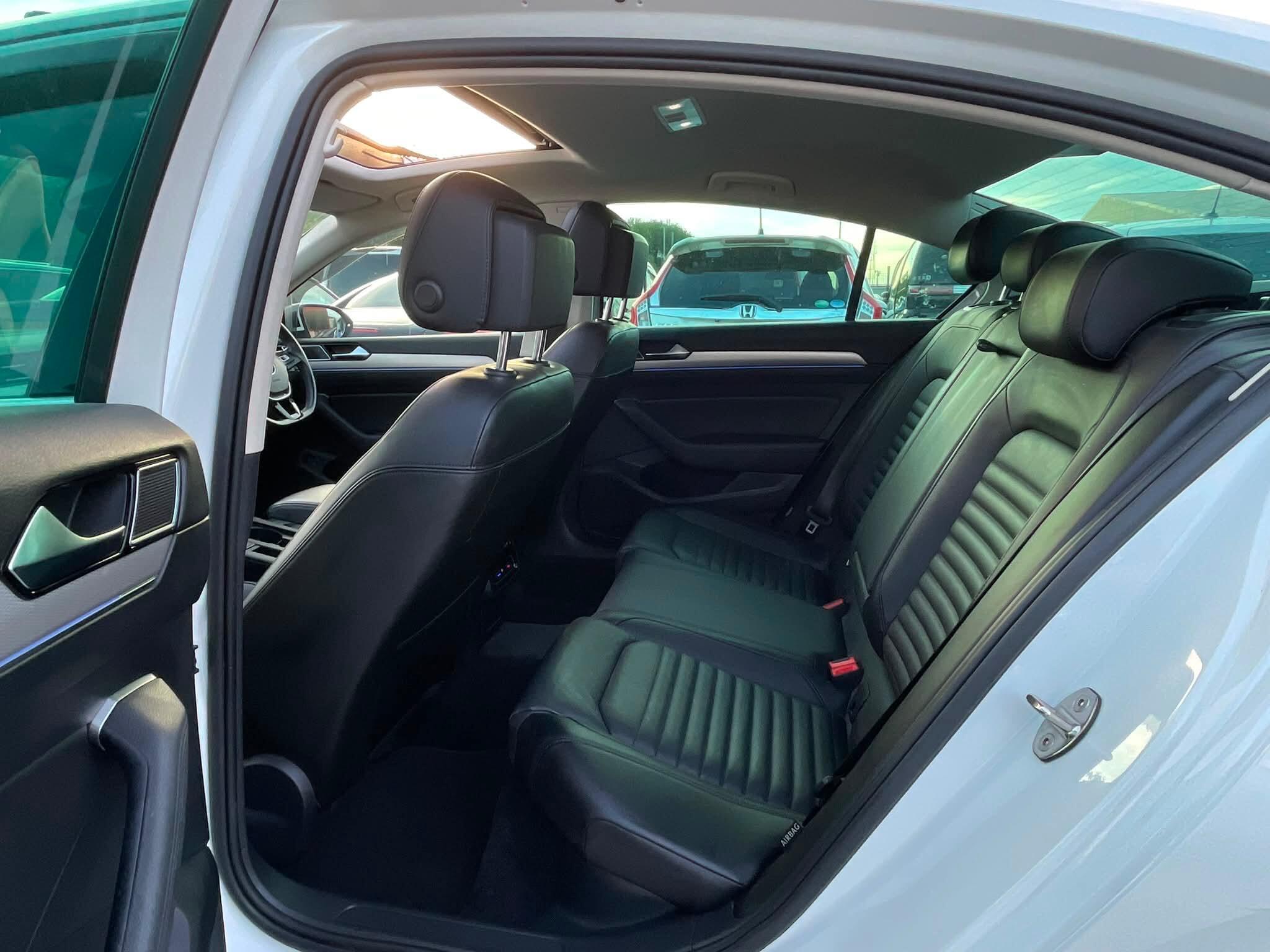 Volkswagen Passat - Image 18