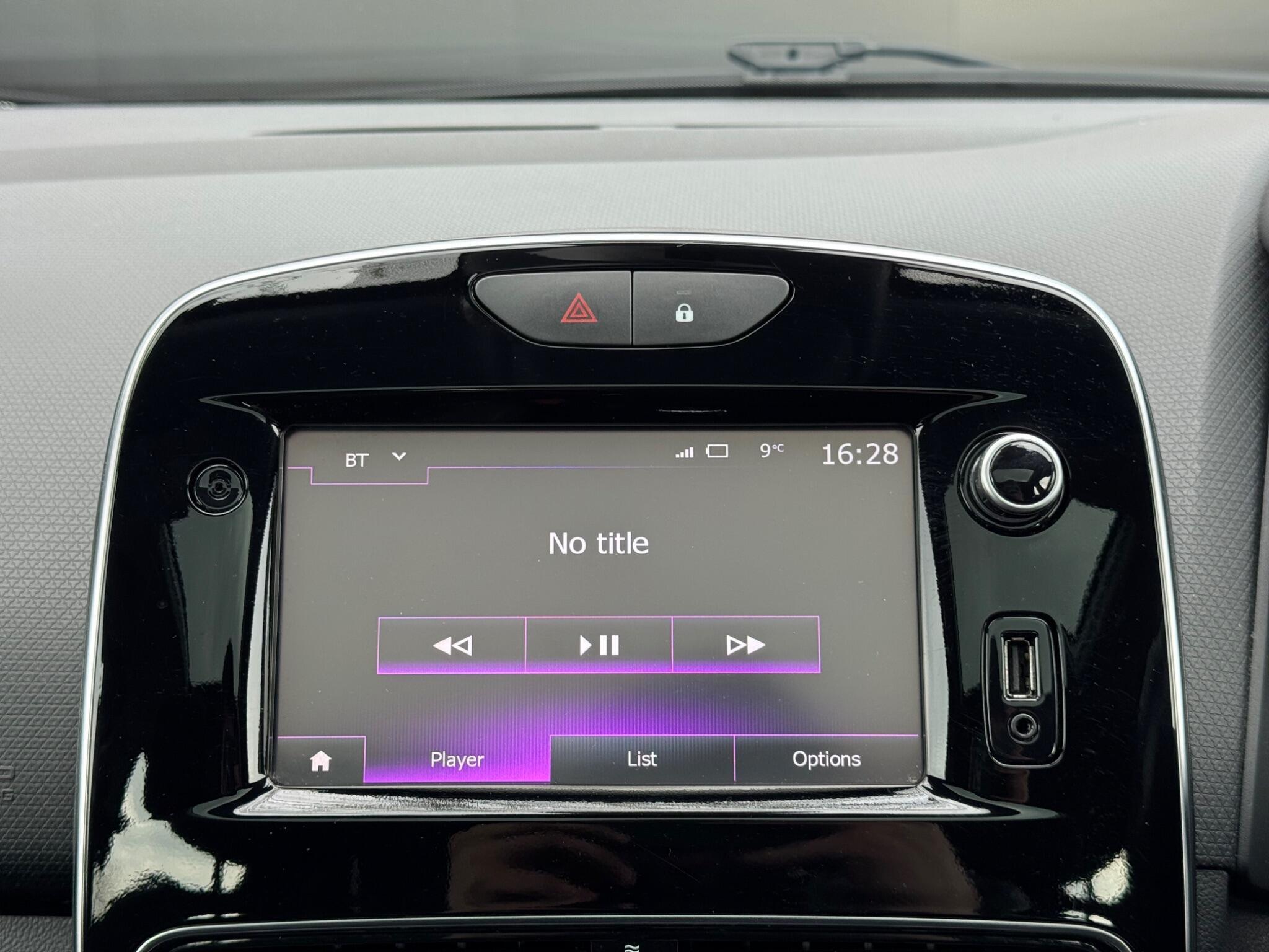 Renault Clio - Image 42