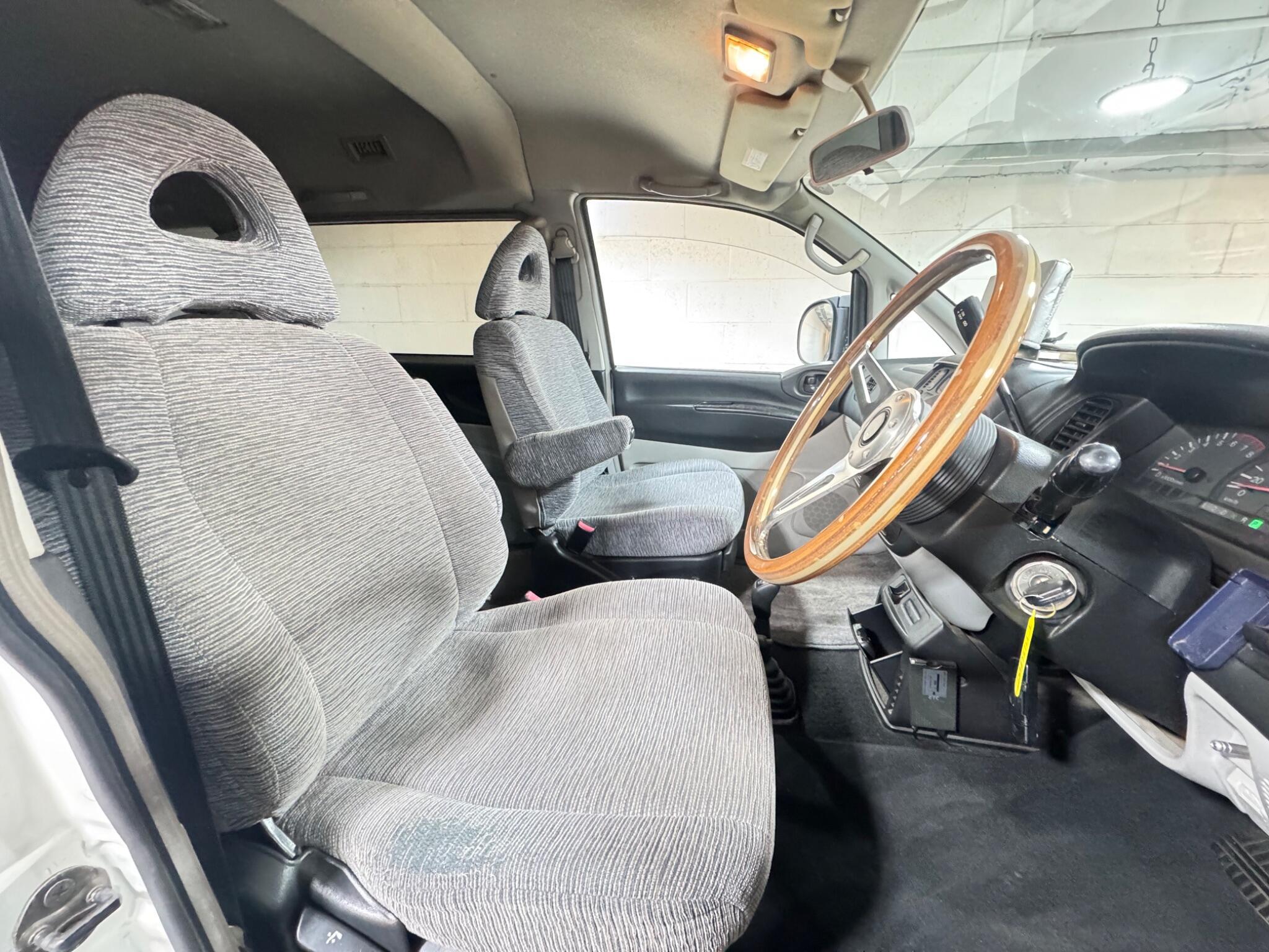 Mitsubishi Delica - Image 8
