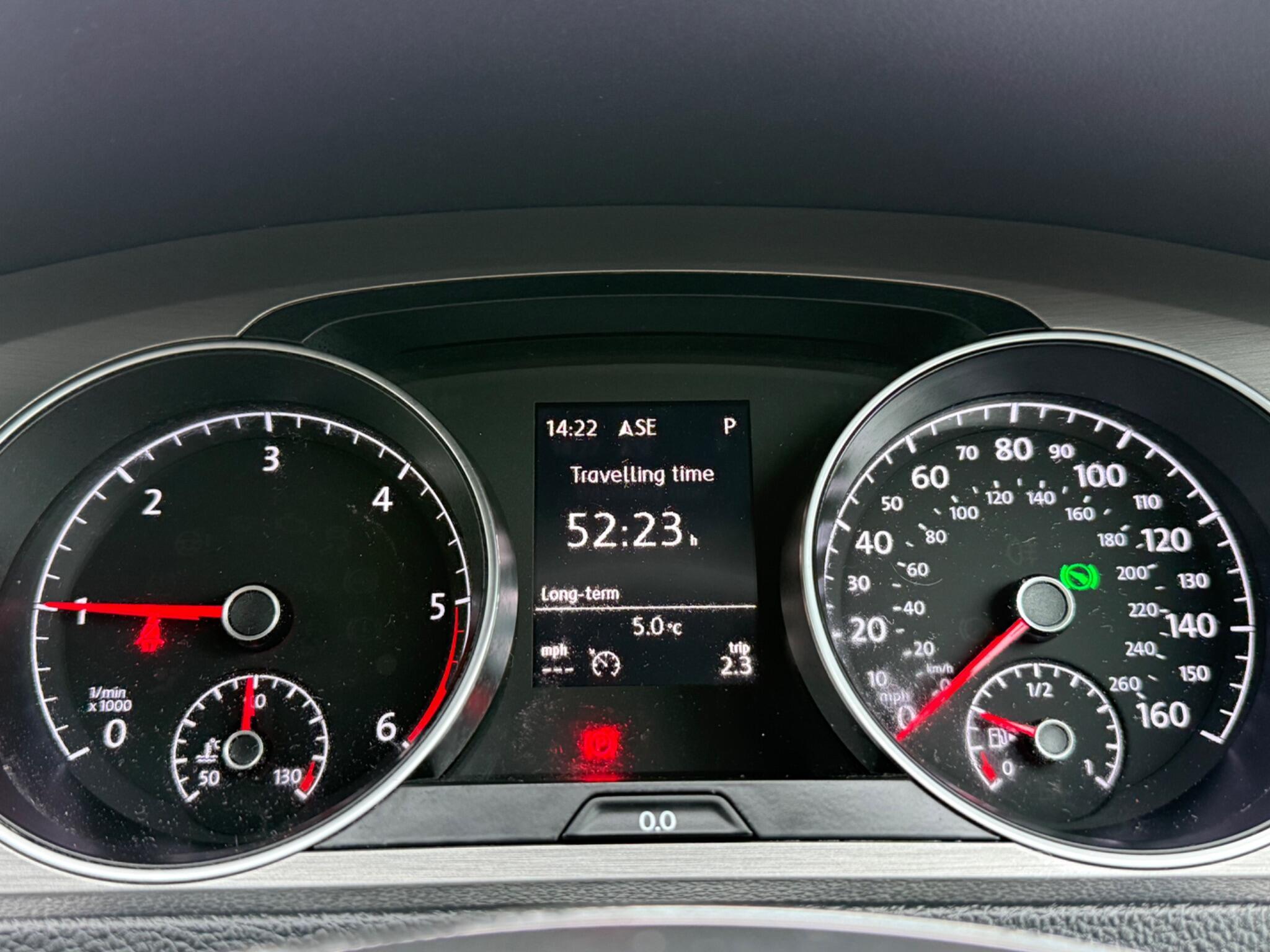 Volkswagen Golf - Image 24