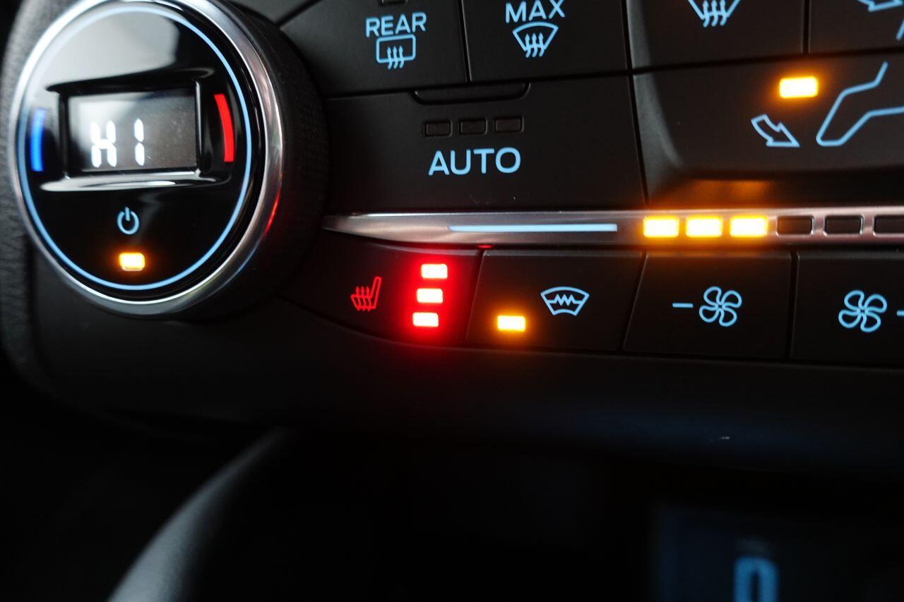 Ford Focus - Image 50