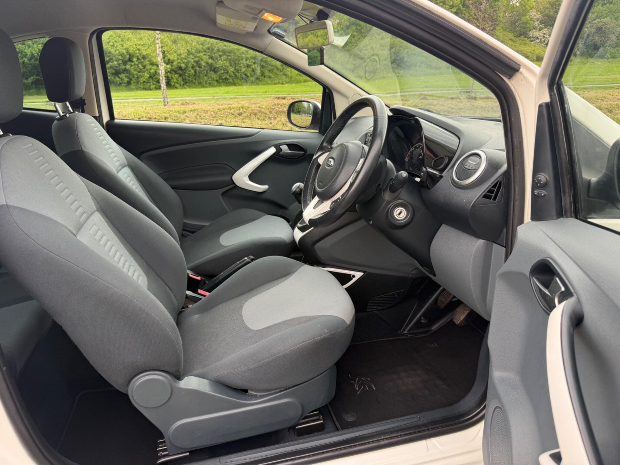Ford KA - Image 12