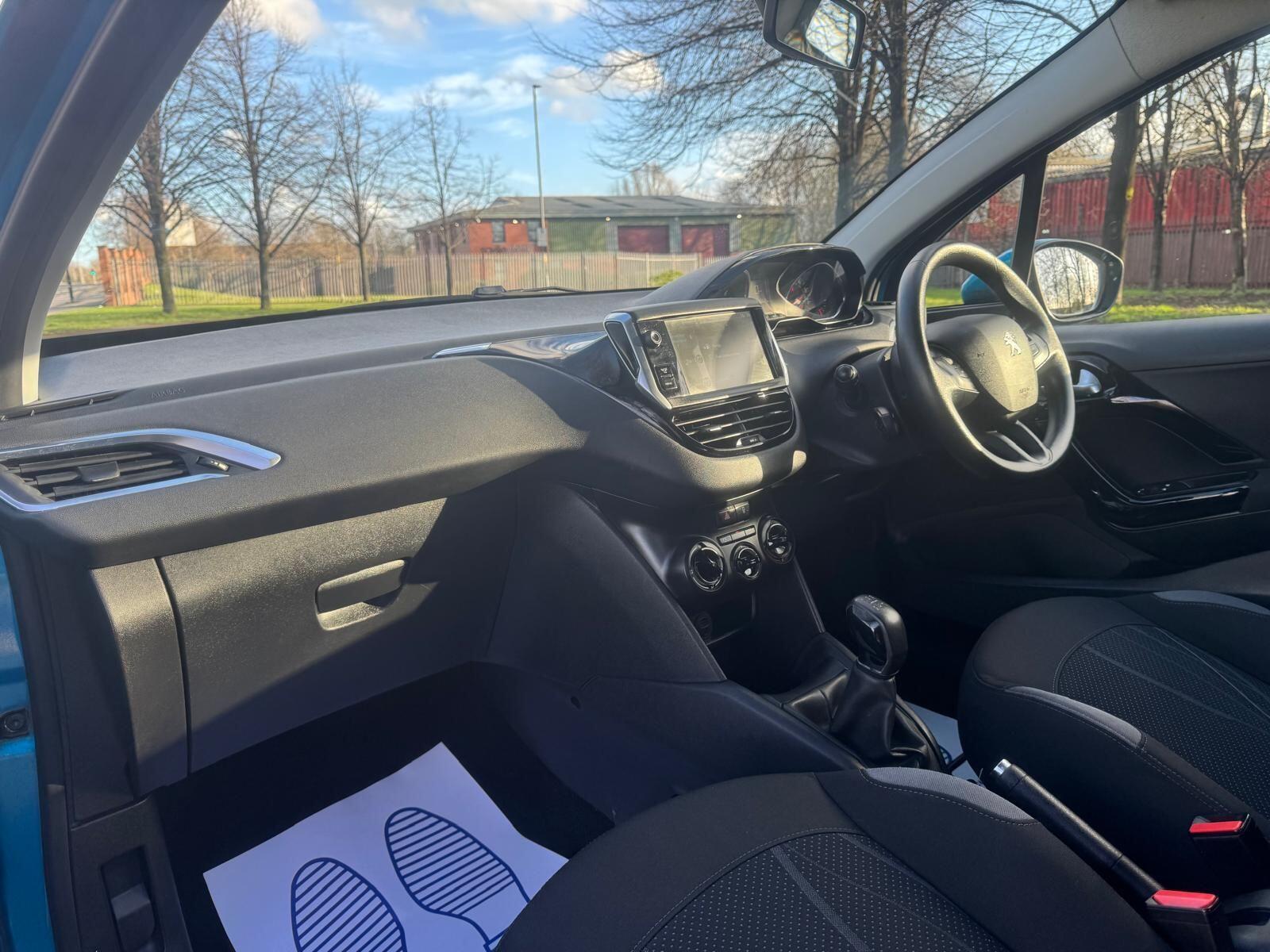 Peugeot 208 - Image 12