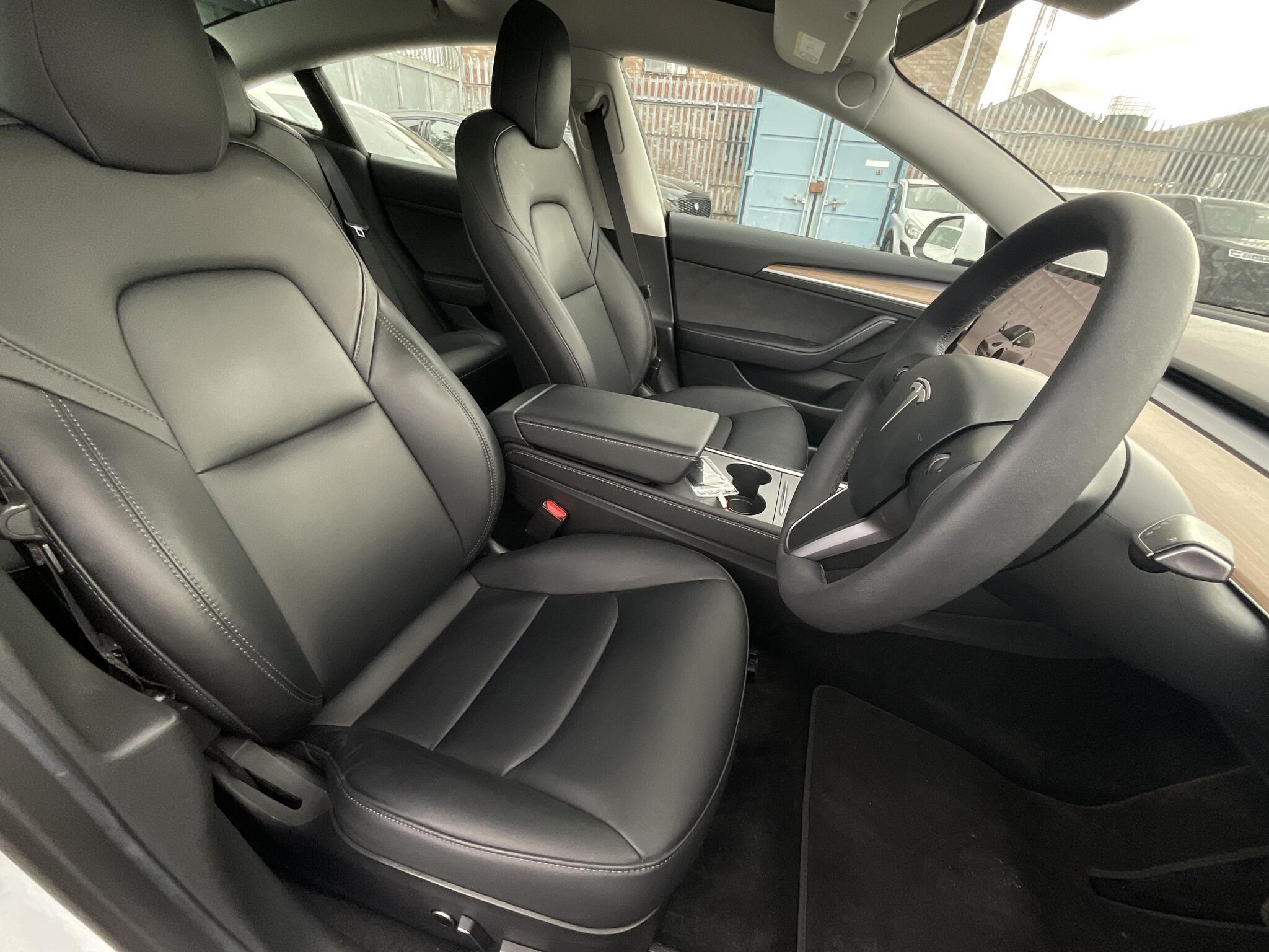 Tesla Model 3 - Image 8