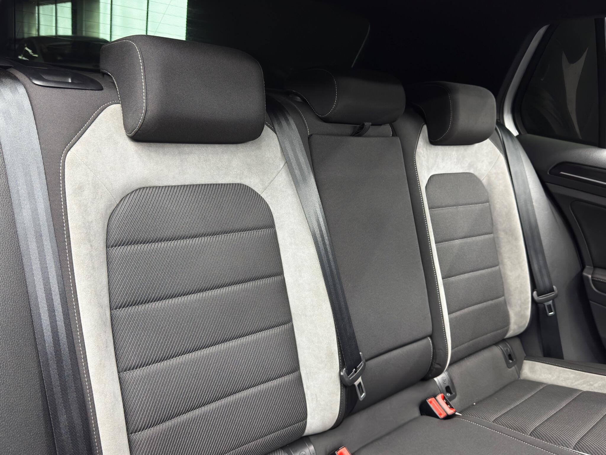 Volkswagen Golf - Image 14