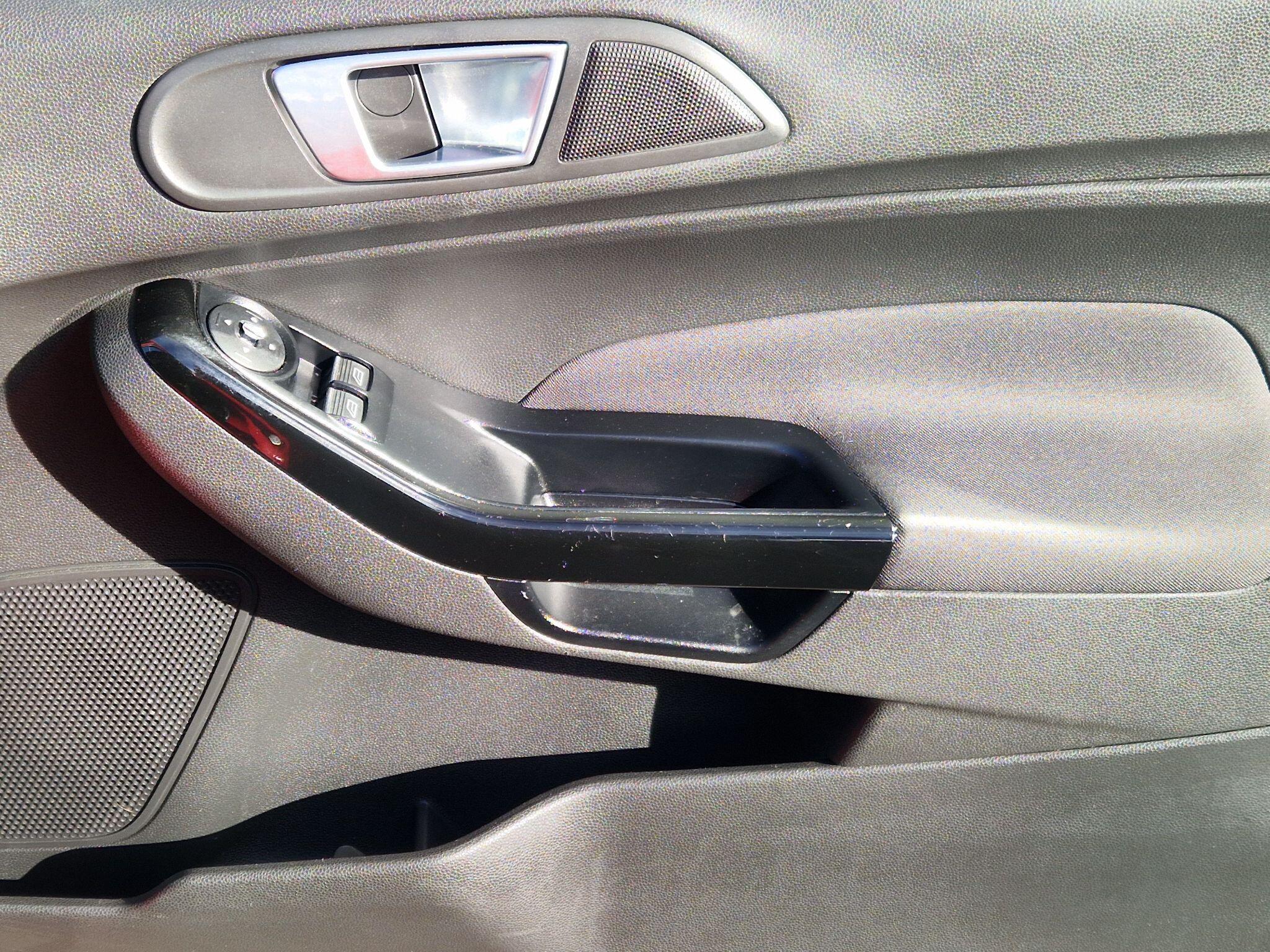 Ford Fiesta - Image 31