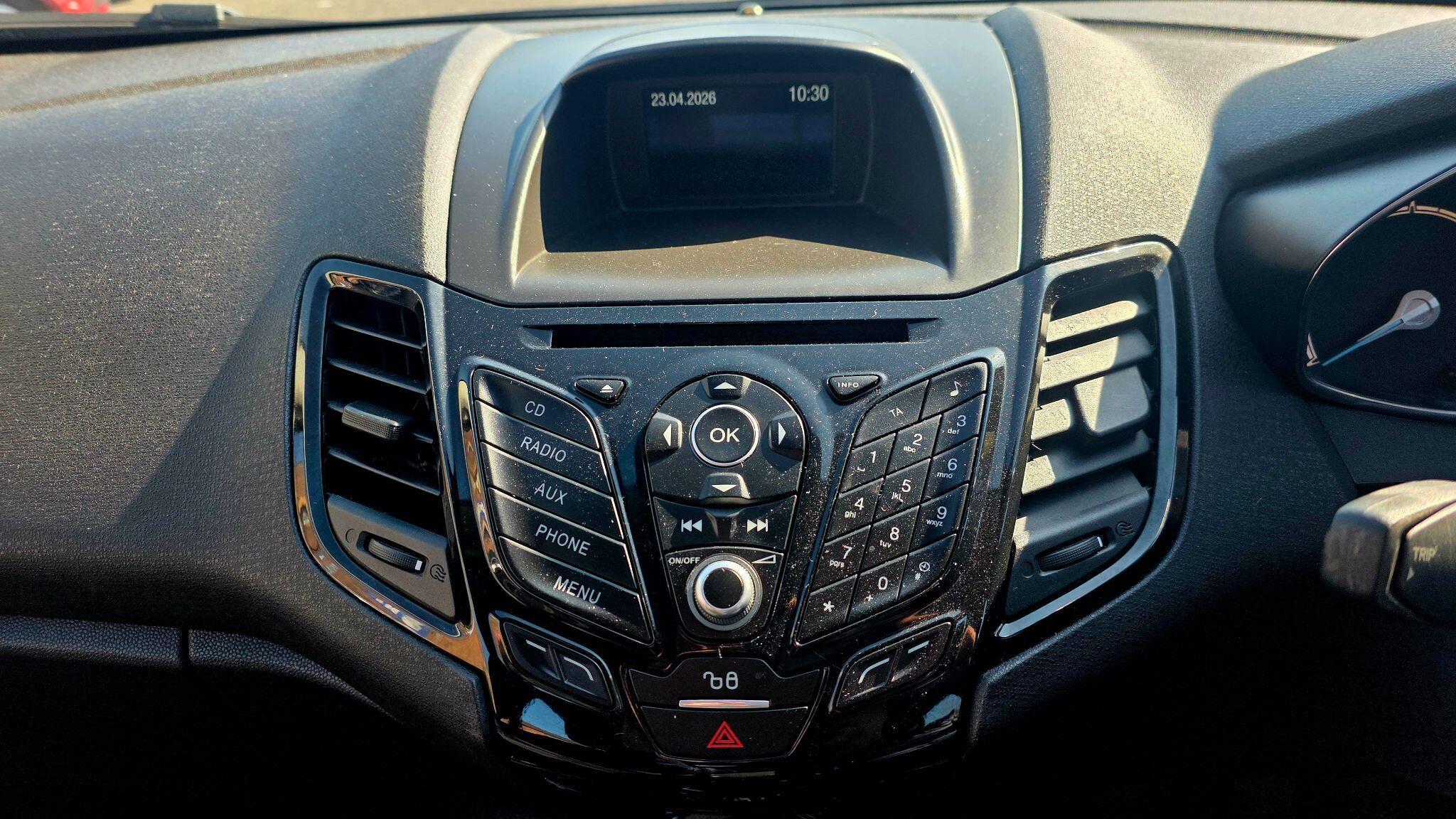 Ford Fiesta - Image 27