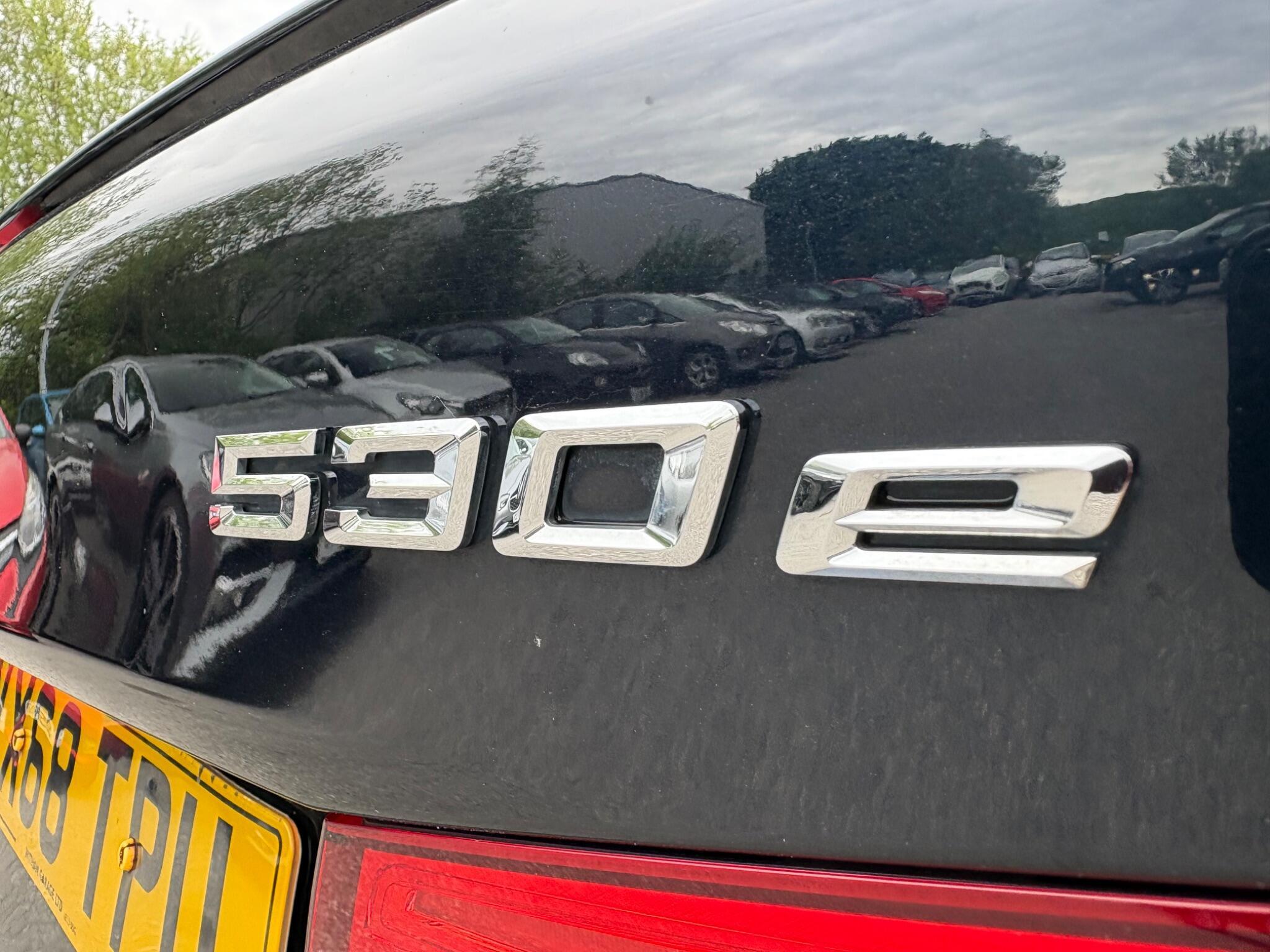 BMW 5 Series - Image 19