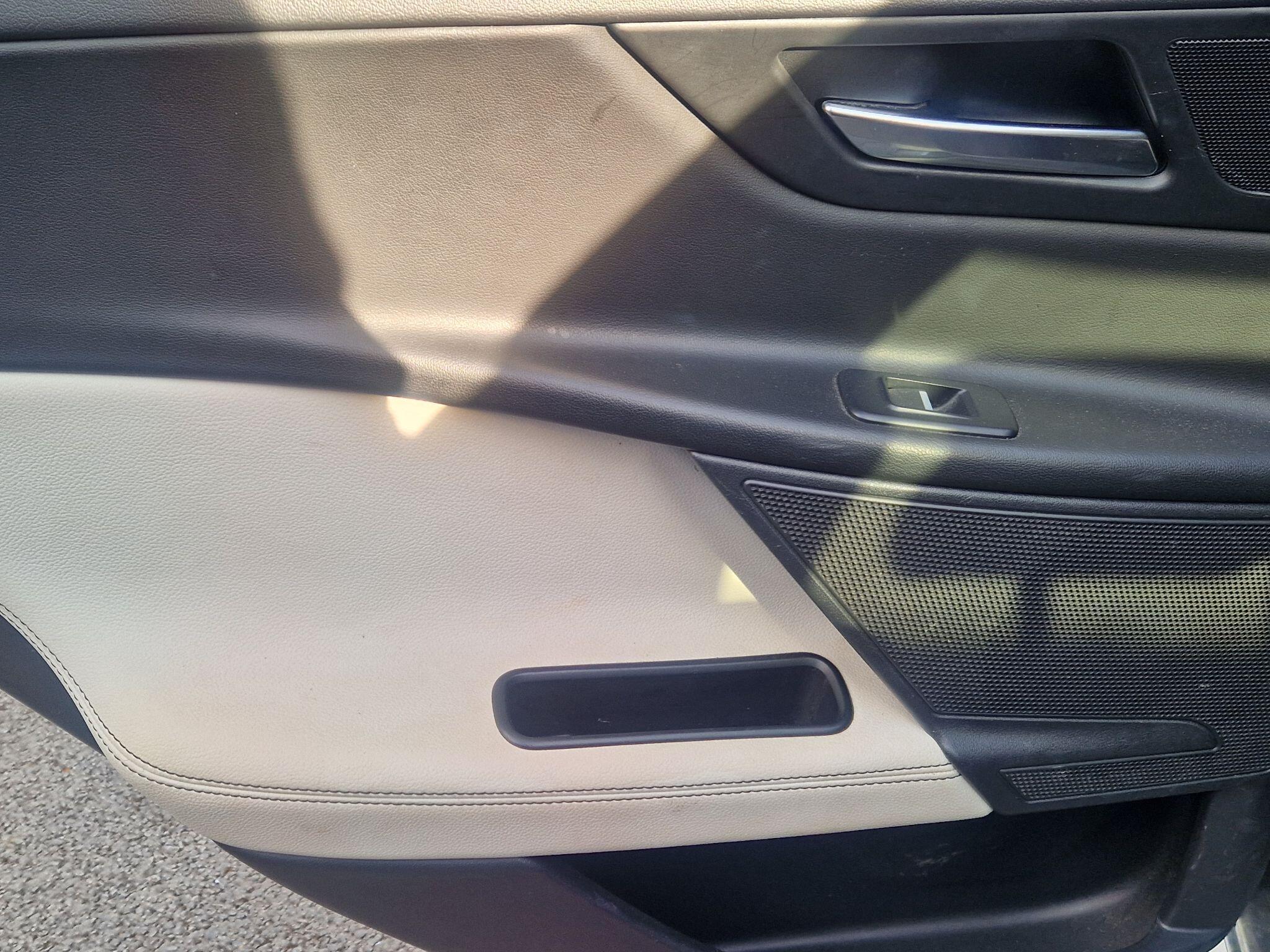 Jaguar XE - Image 41