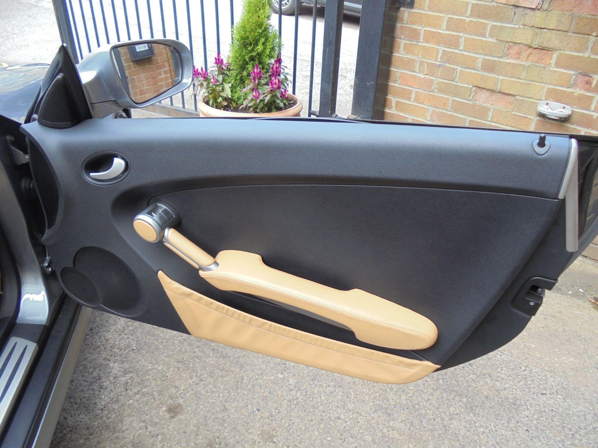 Mercedes SLK - Image 13