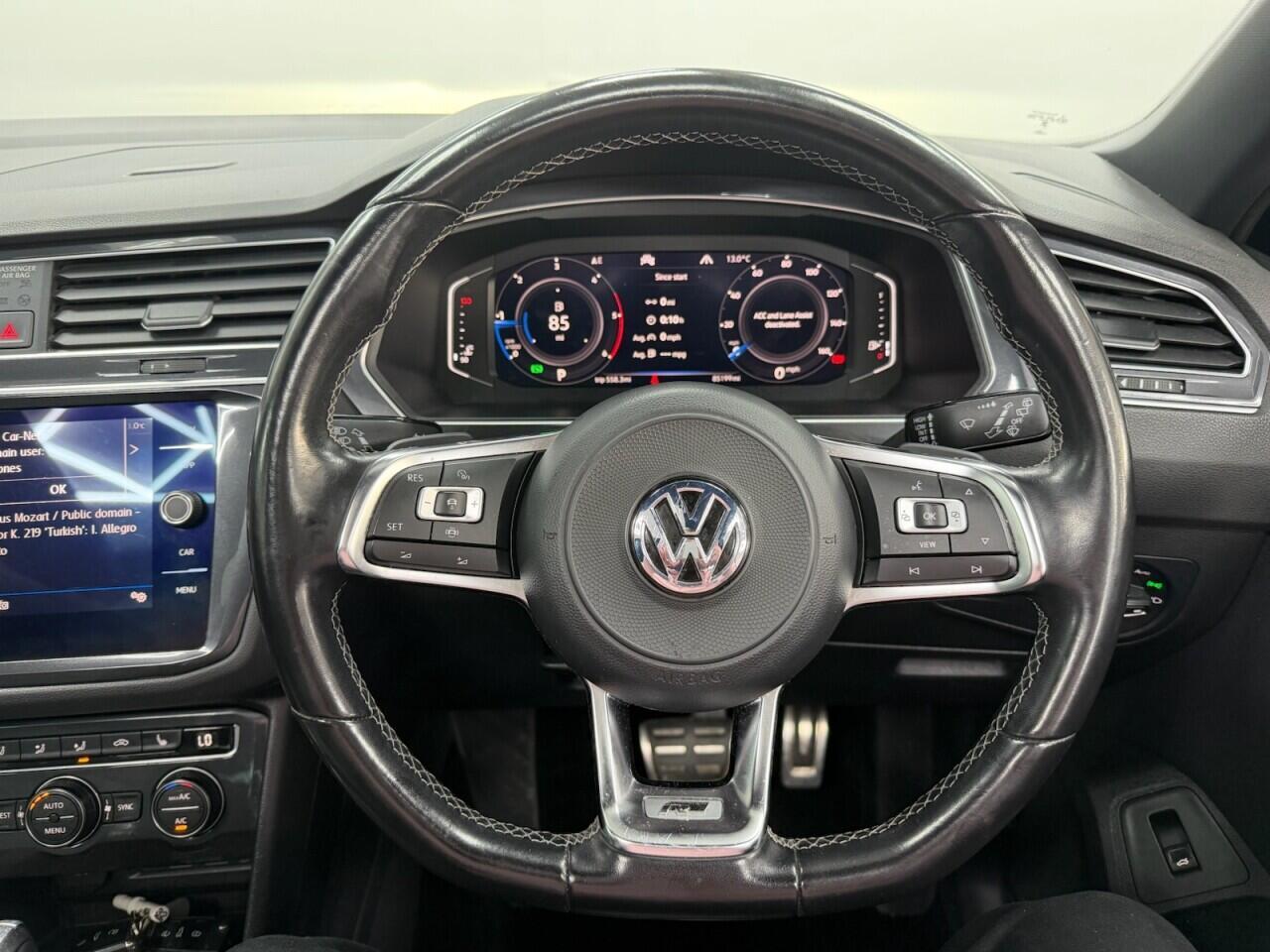 Volkswagen Tiguan - Image 29