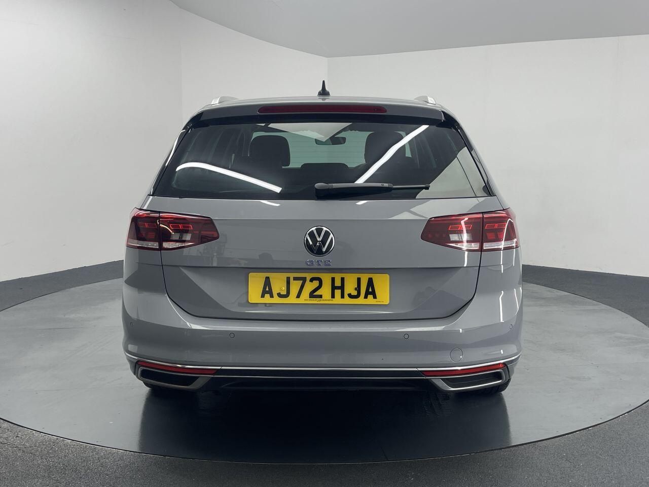 Volkswagen Passat - Image 19