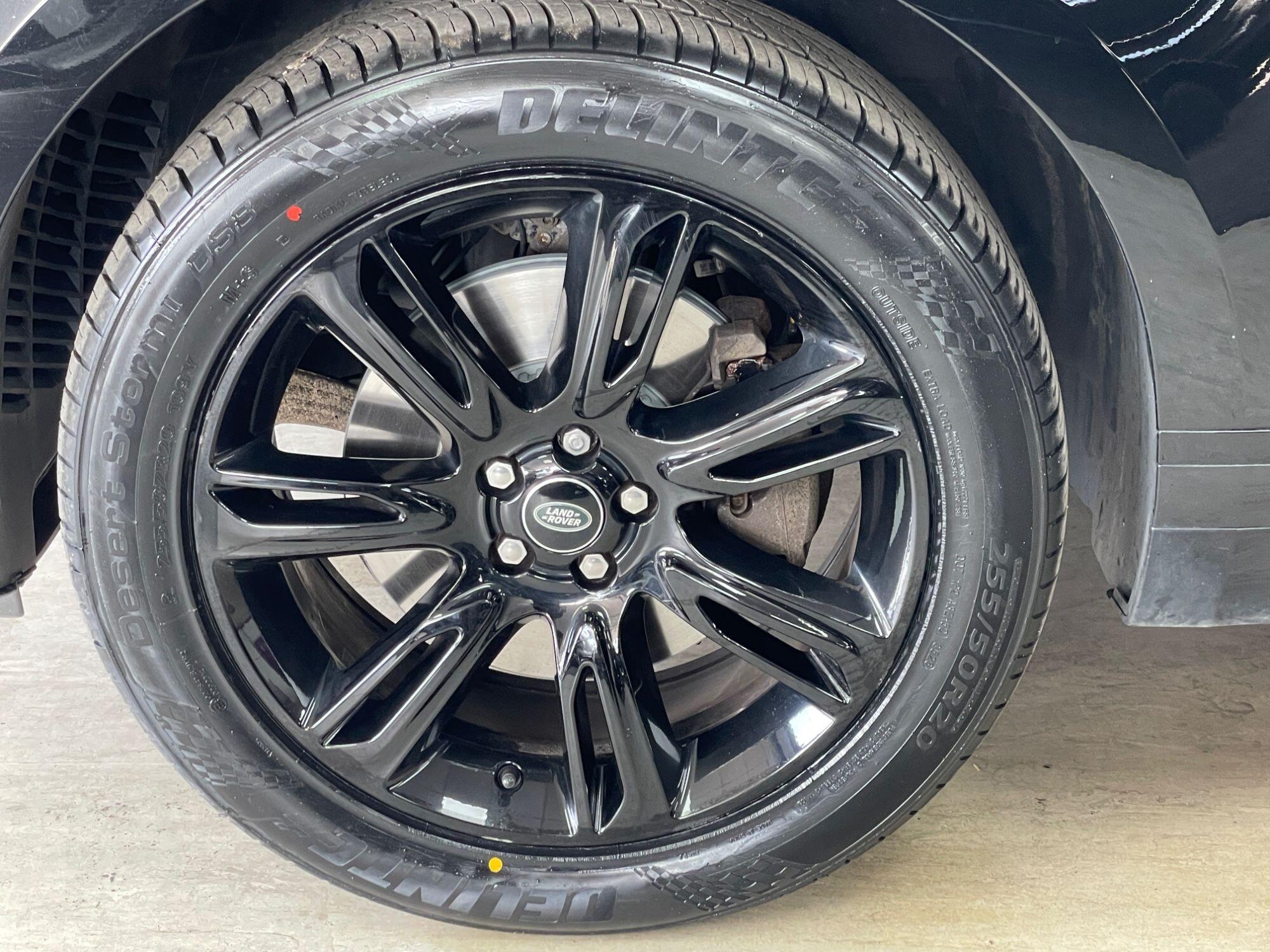 Land Rover Range Rover Velar - Image 15
