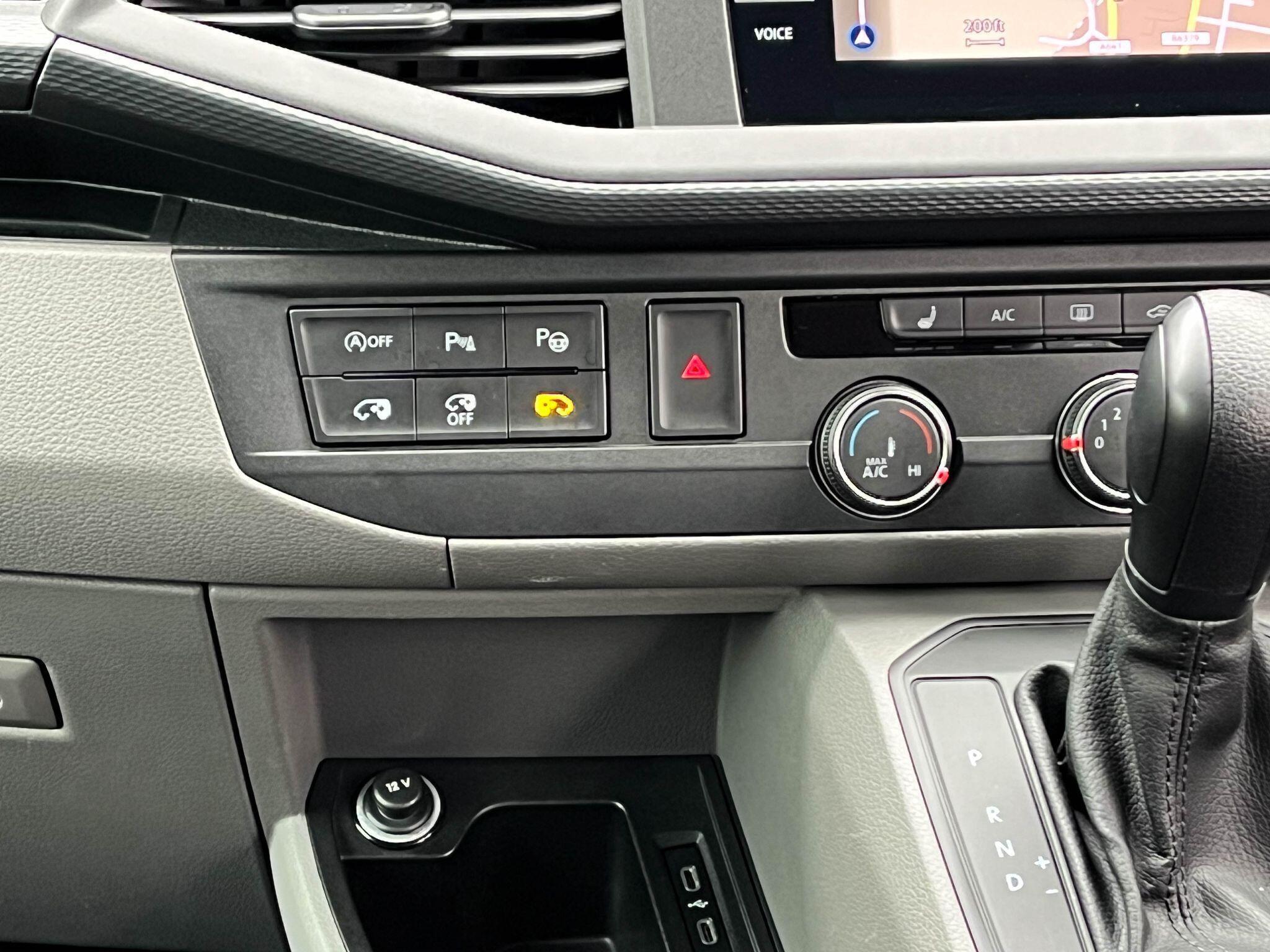Volkswagen Transporter - Image 13
