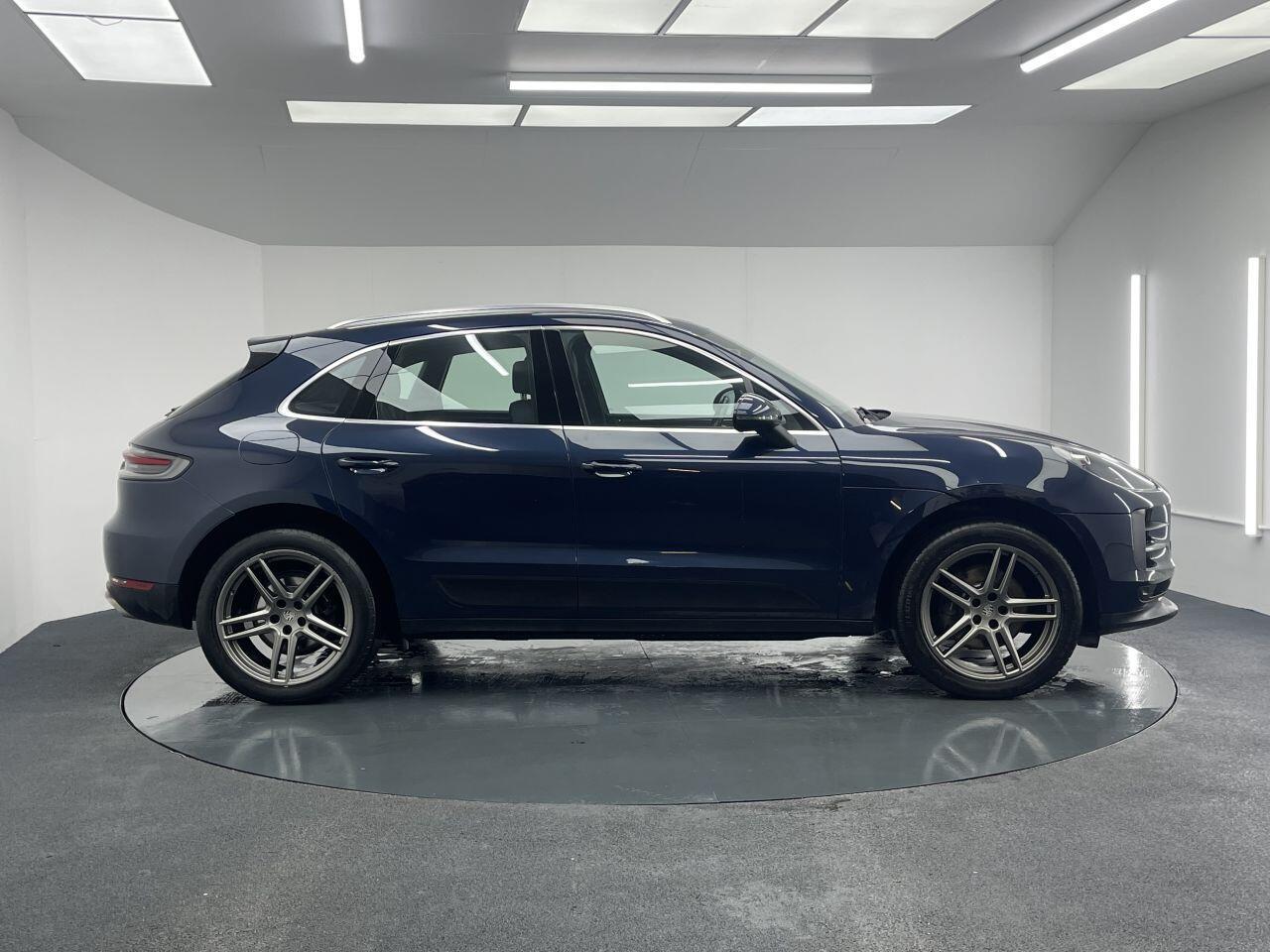 Porsche Macan - Image 28