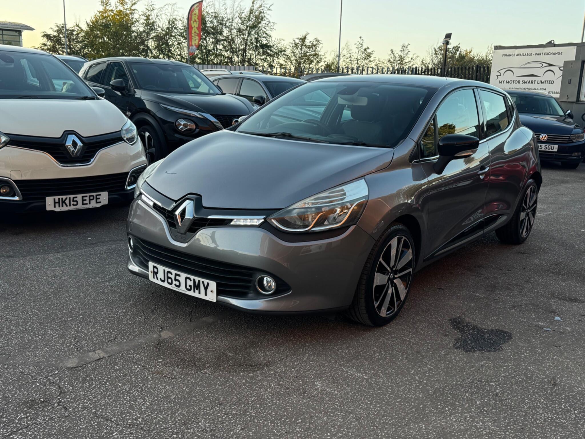 Renault Clio - Image 8
