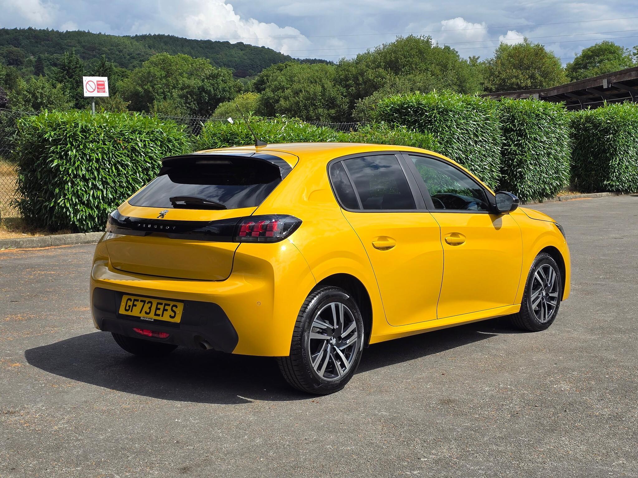 Peugeot 208 - Image 18