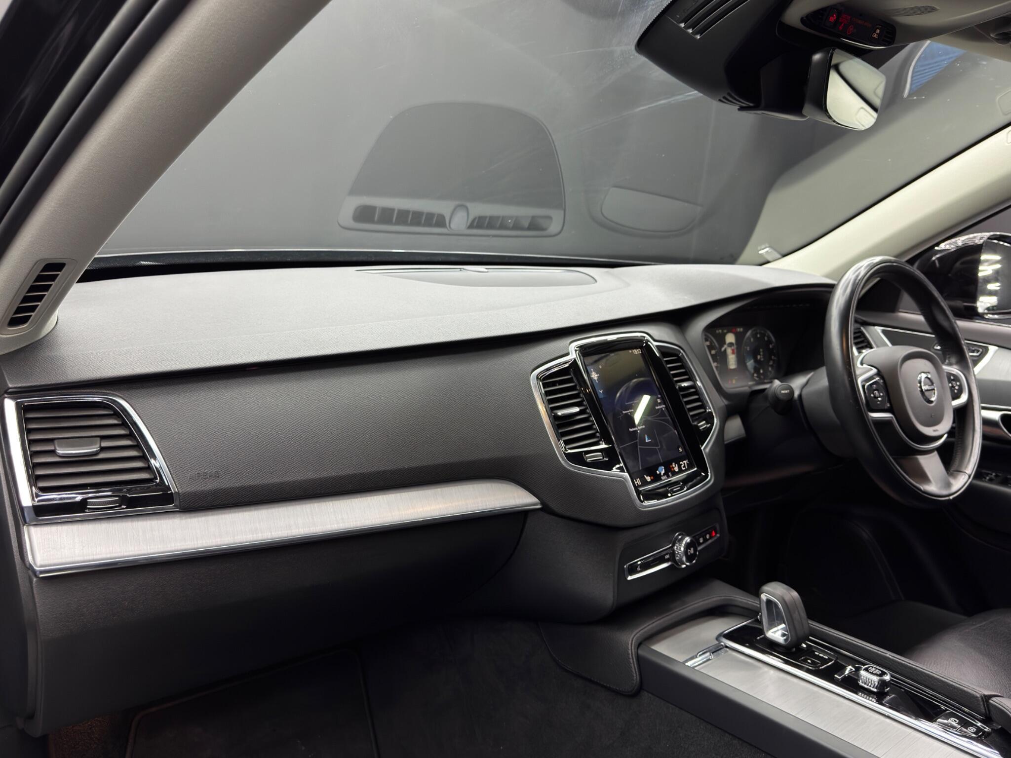 Volvo XC90 - Image 11