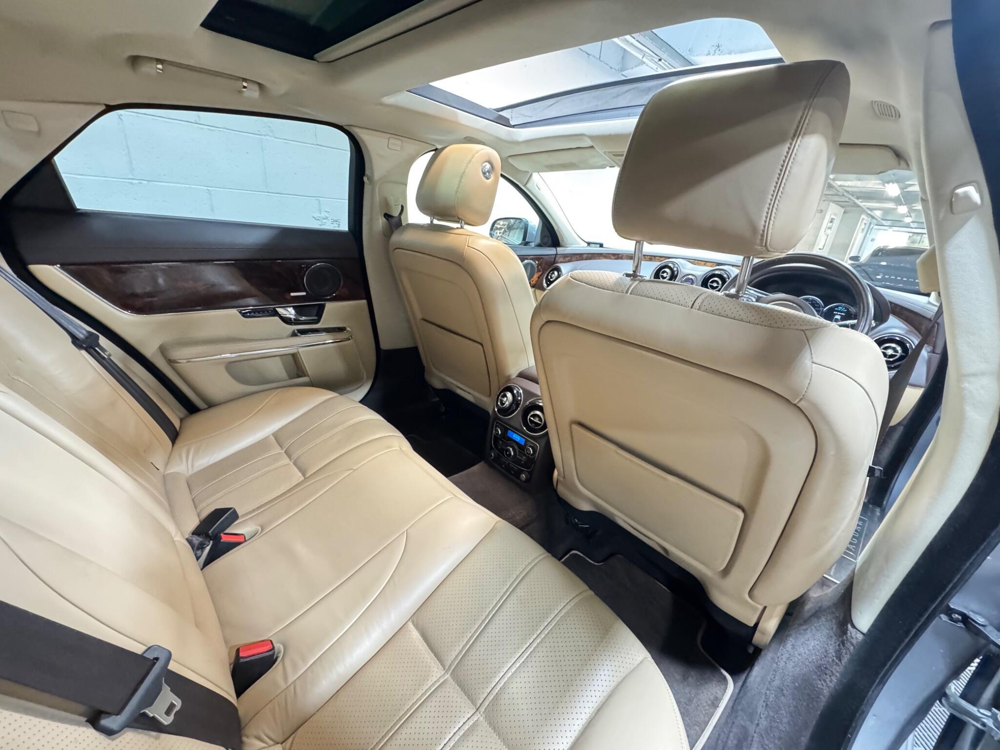 Jaguar XJ - Image 12