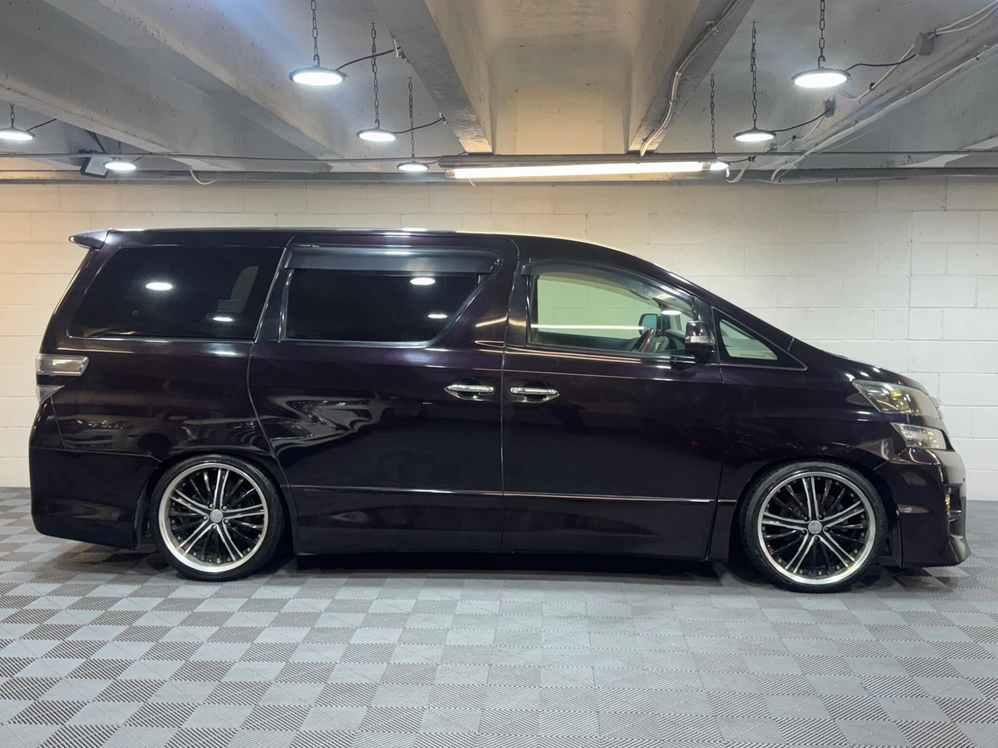 Toyota Vellfire - Image 5