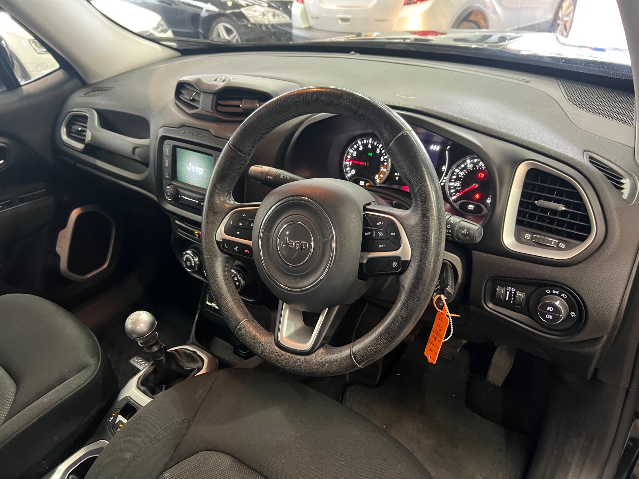 Jeep Renegade - Image 12