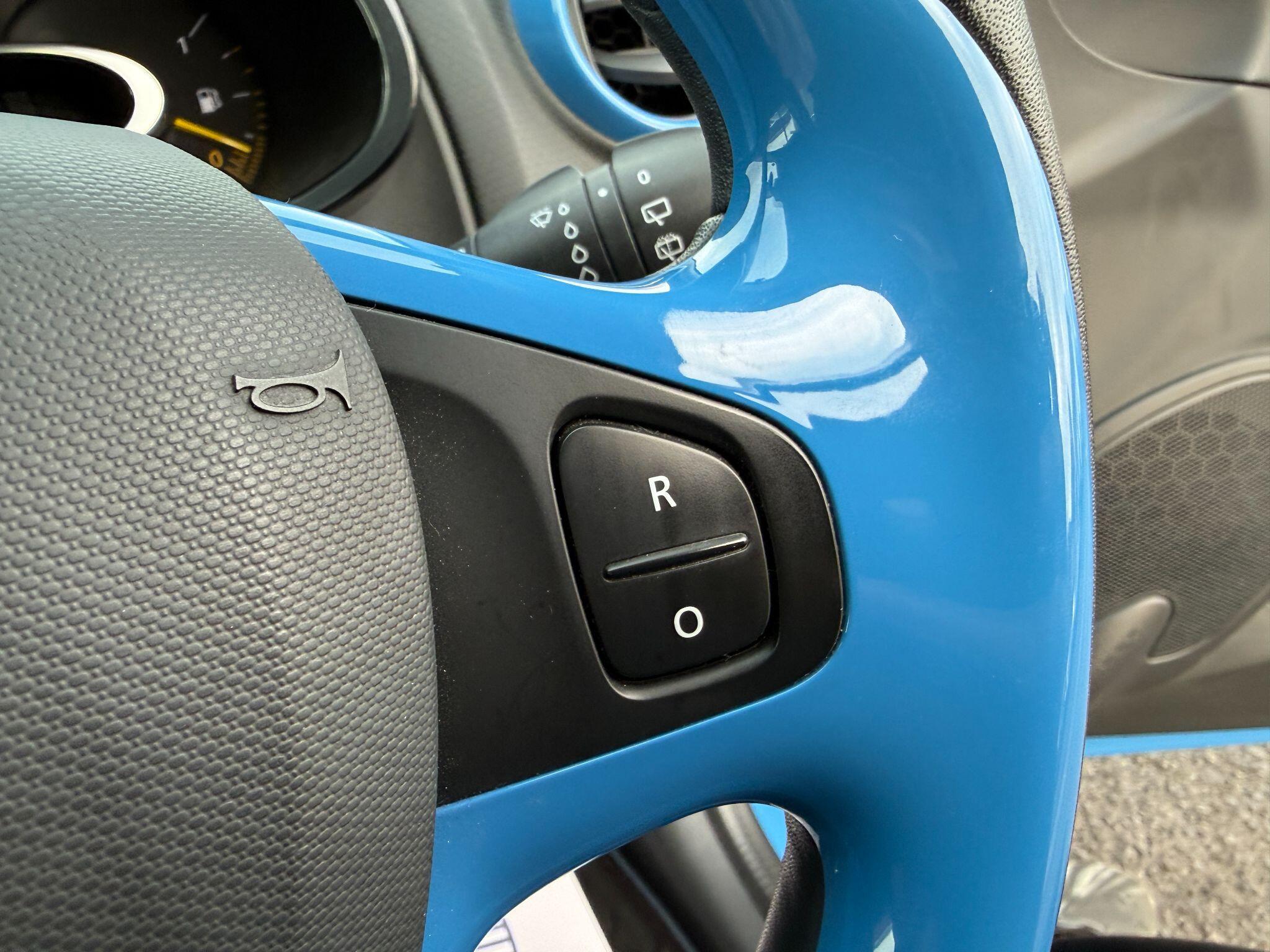 Renault Clio - Image 44