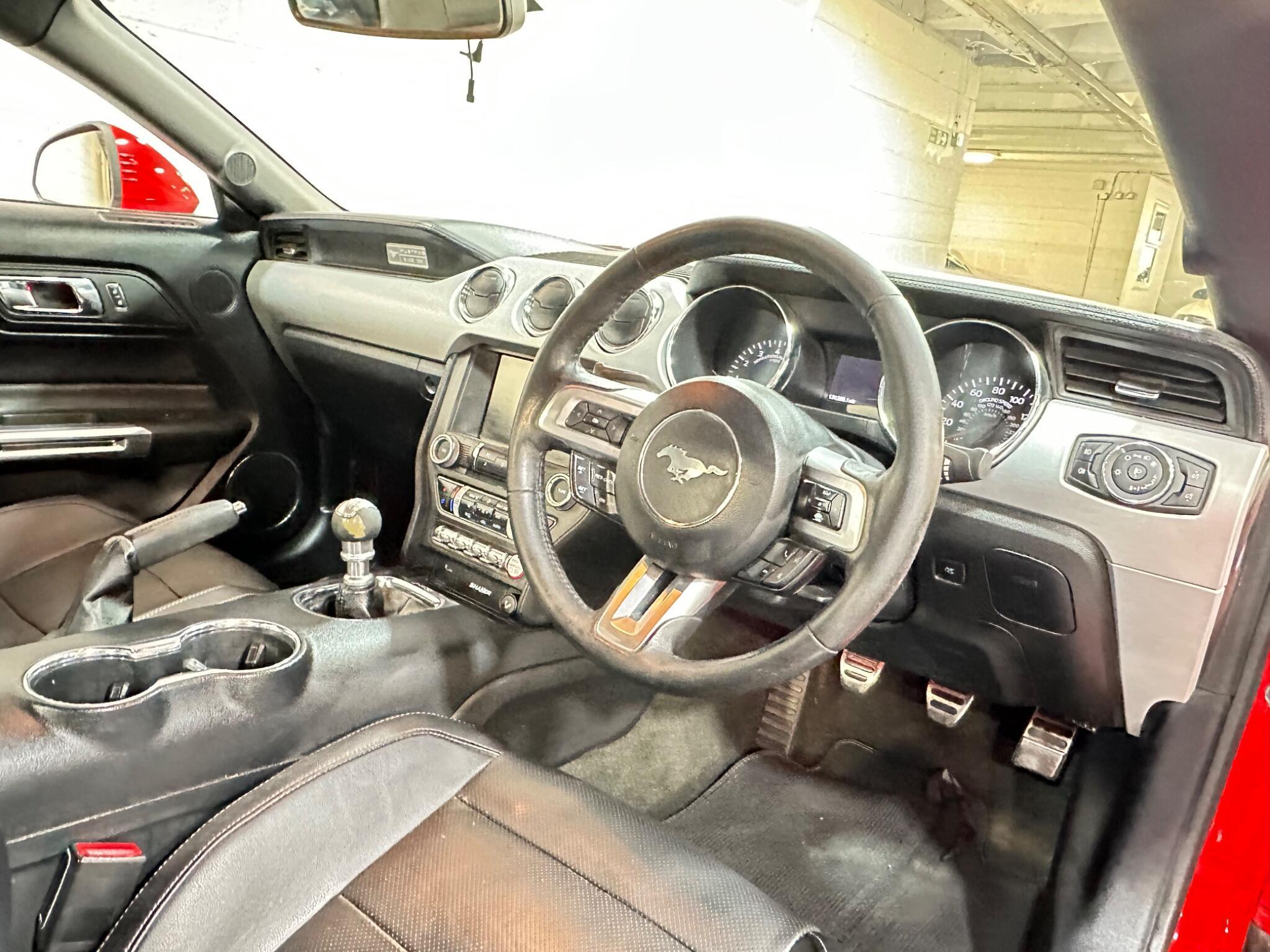 Ford Mustang - Image 10