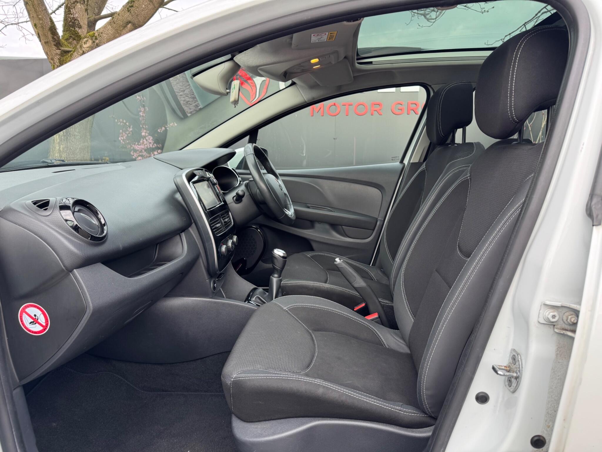 Renault Clio - Image 20