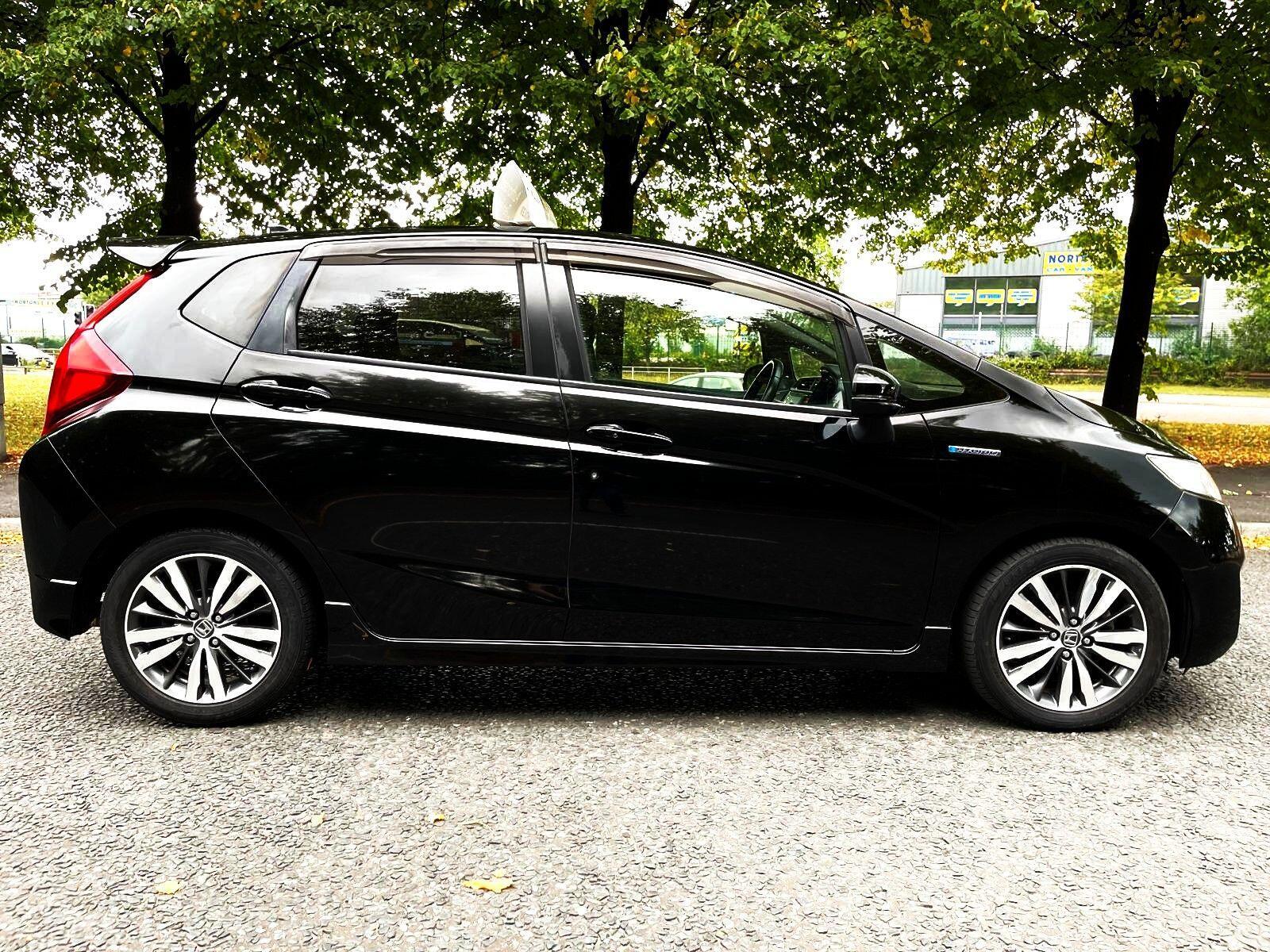 Honda FIT - Image 8