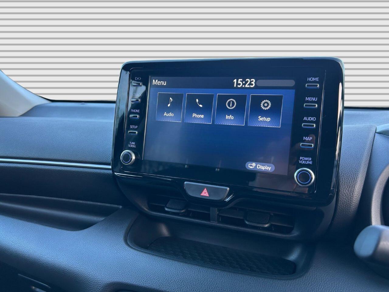 Toyota Yaris - Image 28