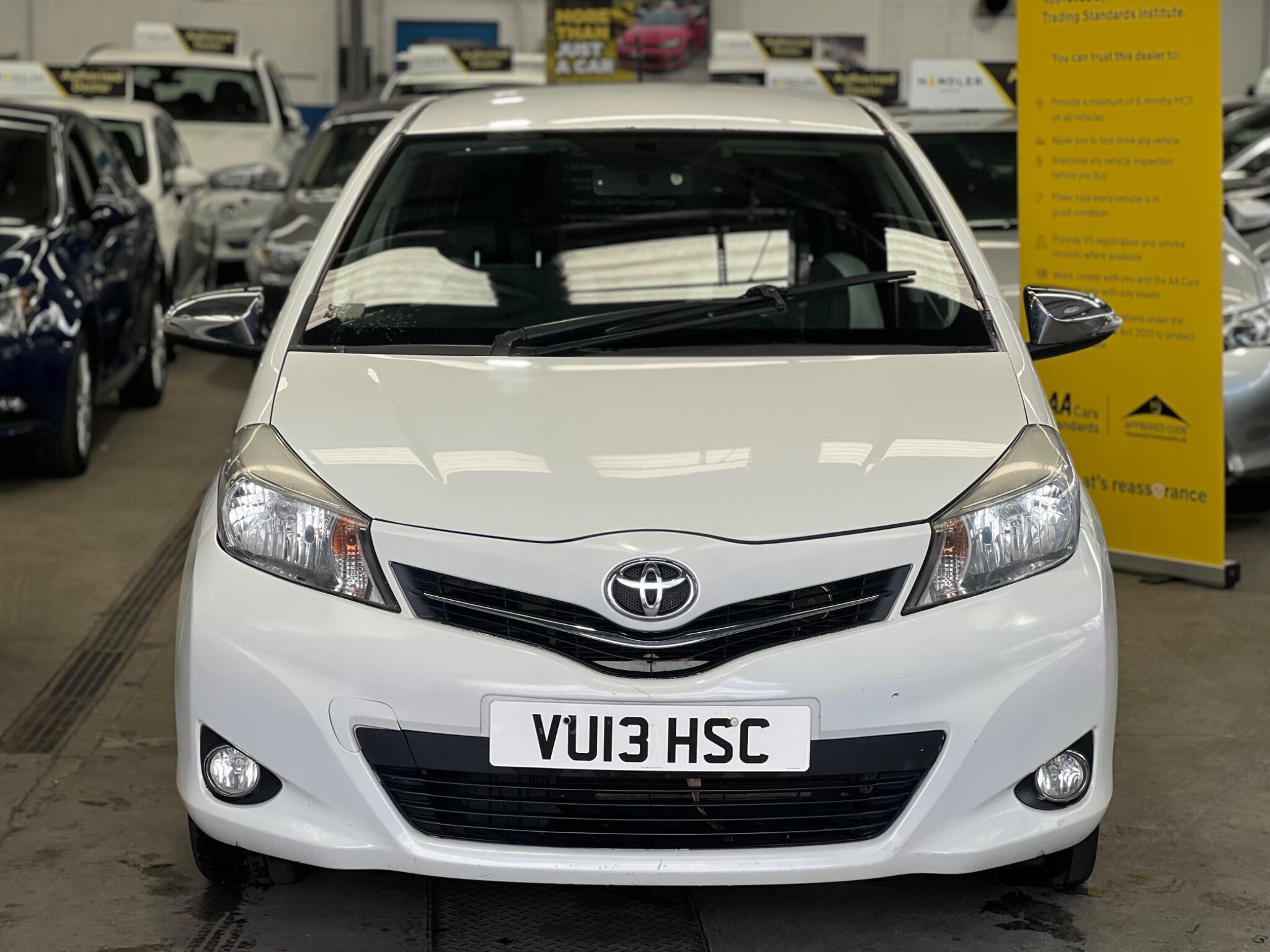 Toyota Yaris - Image 2